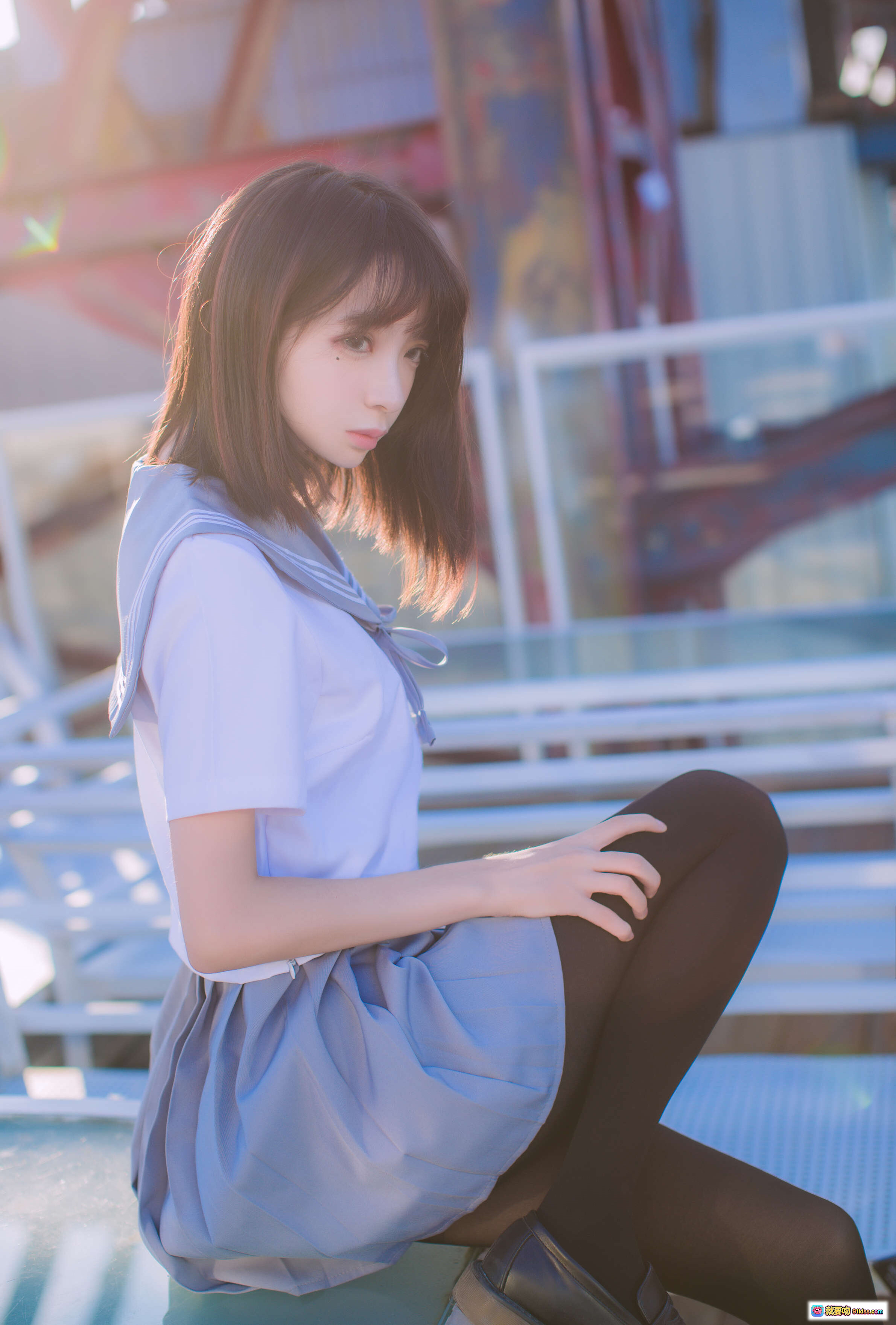 图片[7] - 疯猫ss NO.006 海边水手服少女写真 | 黑丝美腿玻璃平台城市背景清新日系风格 - 就要吻