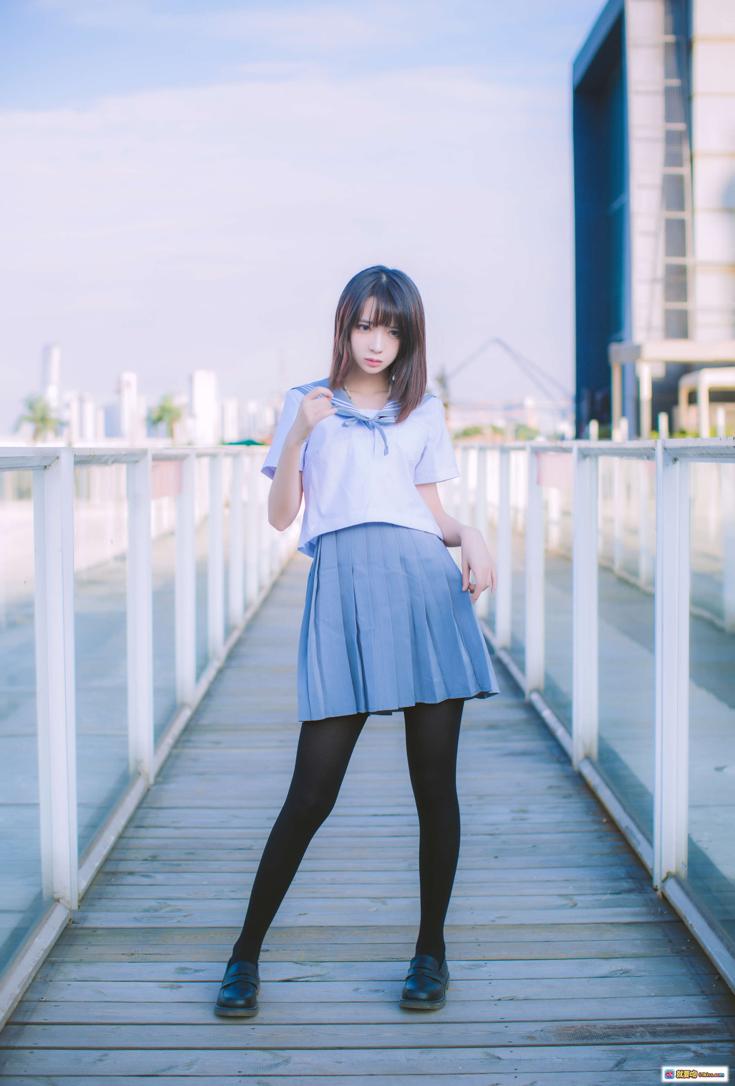 图片[6] - 疯猫ss NO.006 海边水手服少女写真 | 黑丝美腿玻璃平台城市背景清新日系风格 - 就要吻