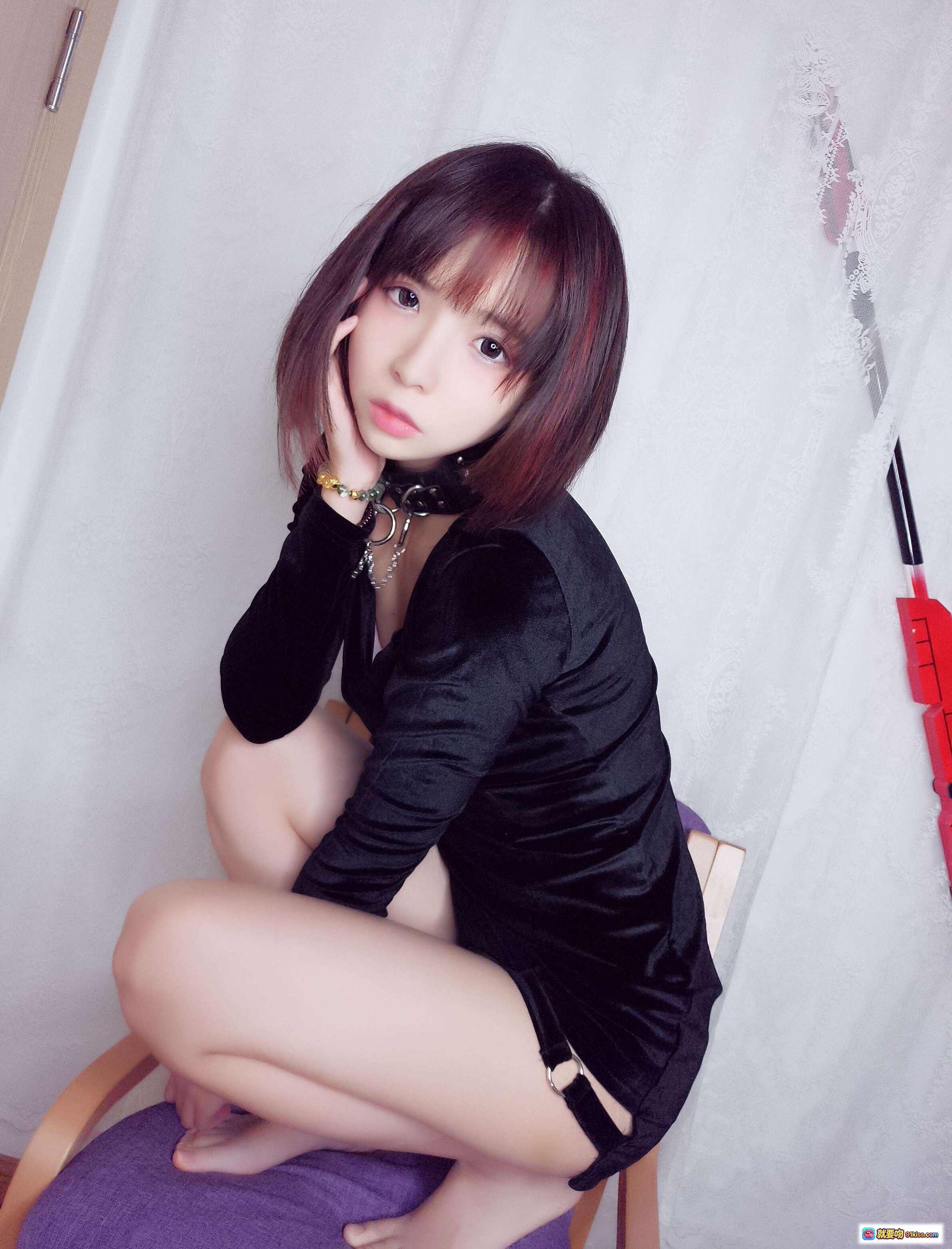 图片[2] - 疯猫ss NO.075 黑色紧身衣写真 24P高清美图 丝绒质感 金属项圈 女神短发私房照 - 就要吻