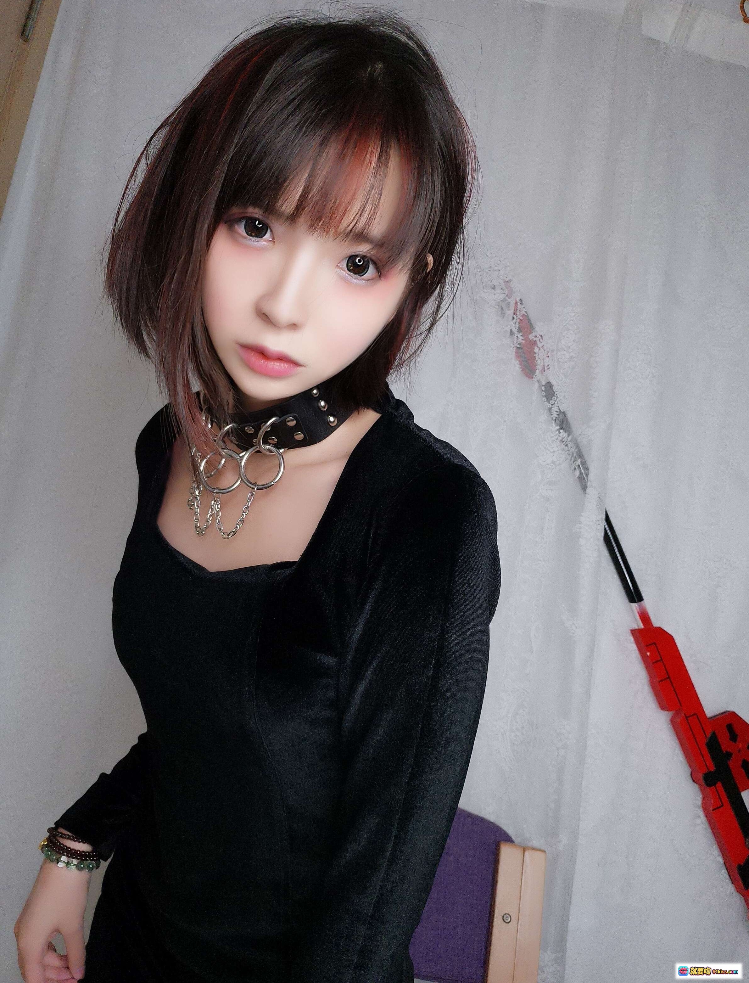 图片[4] - 疯猫ss NO.075 黑色紧身衣写真 24P高清美图 丝绒质感 金属项圈 女神短发私房照 - 就要吻