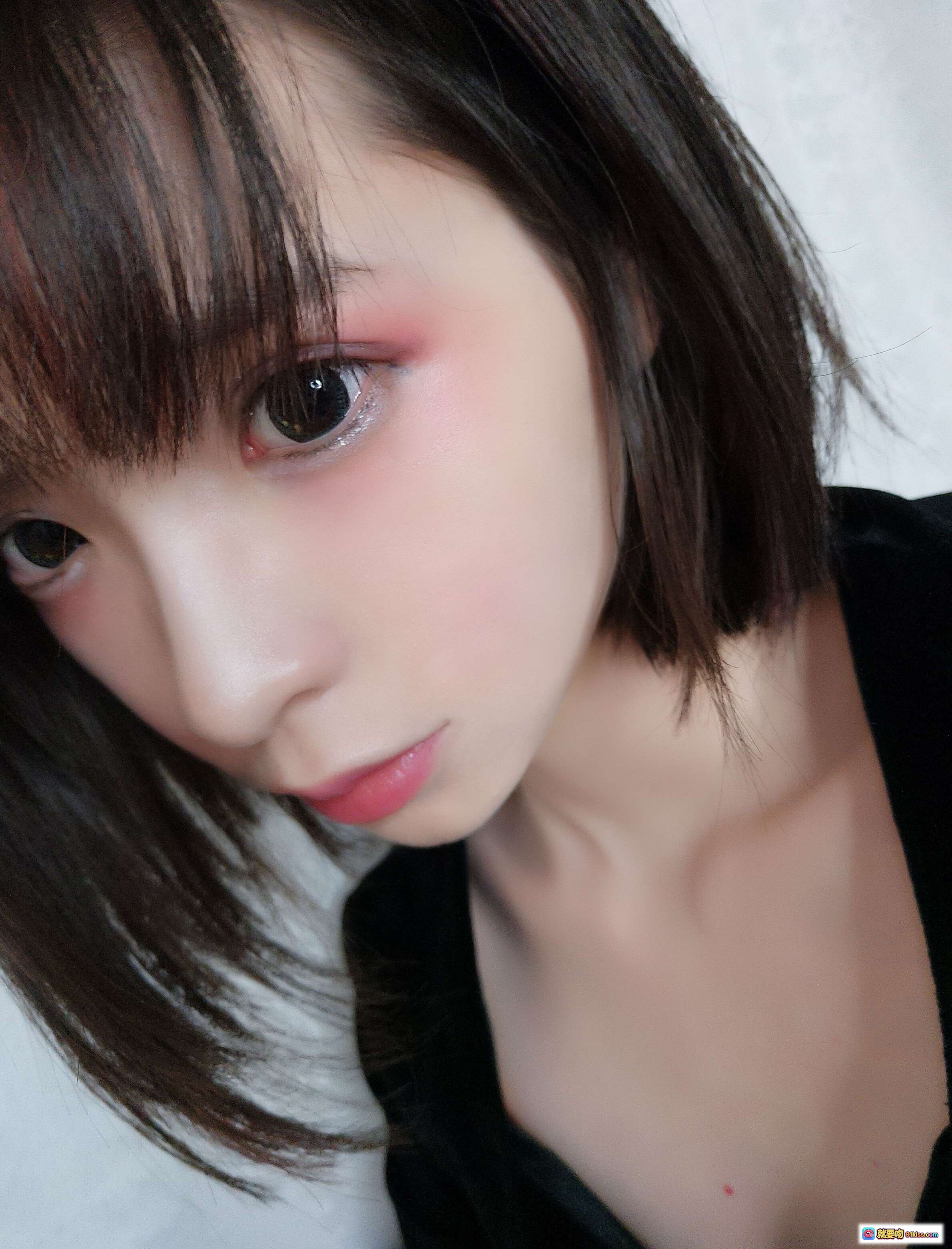 图片[8] - 疯猫ss NO.075 黑色紧身衣写真 24P高清美图 丝绒质感 金属项圈 女神短发私房照 - 就要吻