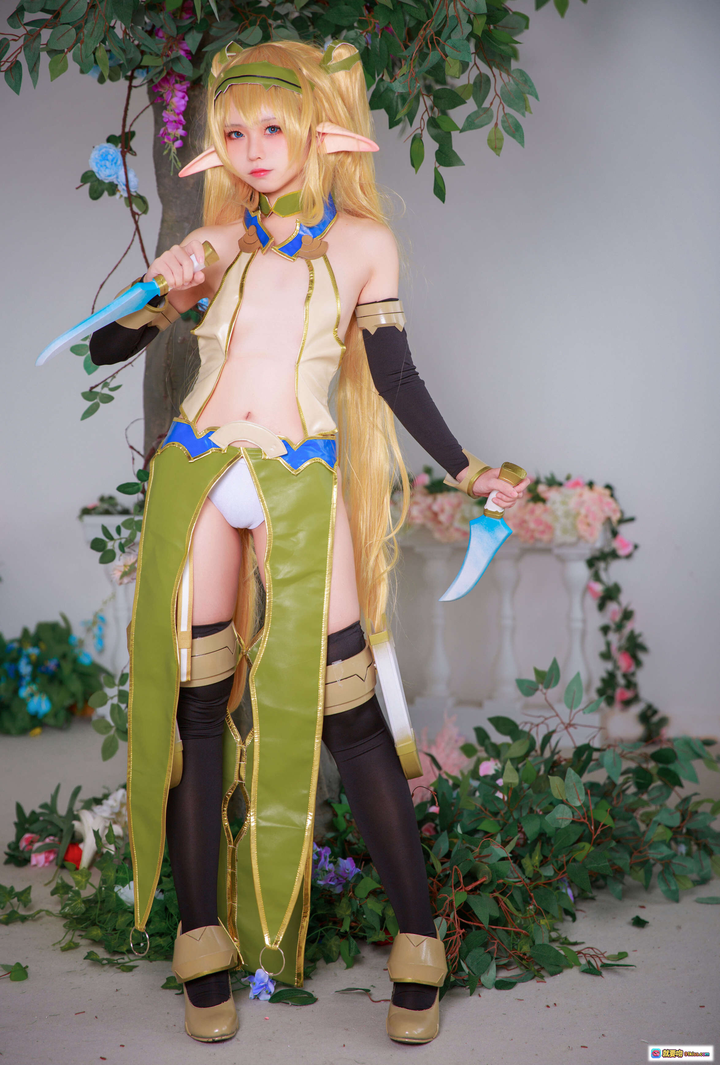 图片[2] - G44不会受伤NO.025精灵村cosplay写真-金发精灵耳少女白笼中躺卧黑丝高跟美腿诱惑 - 就要吻