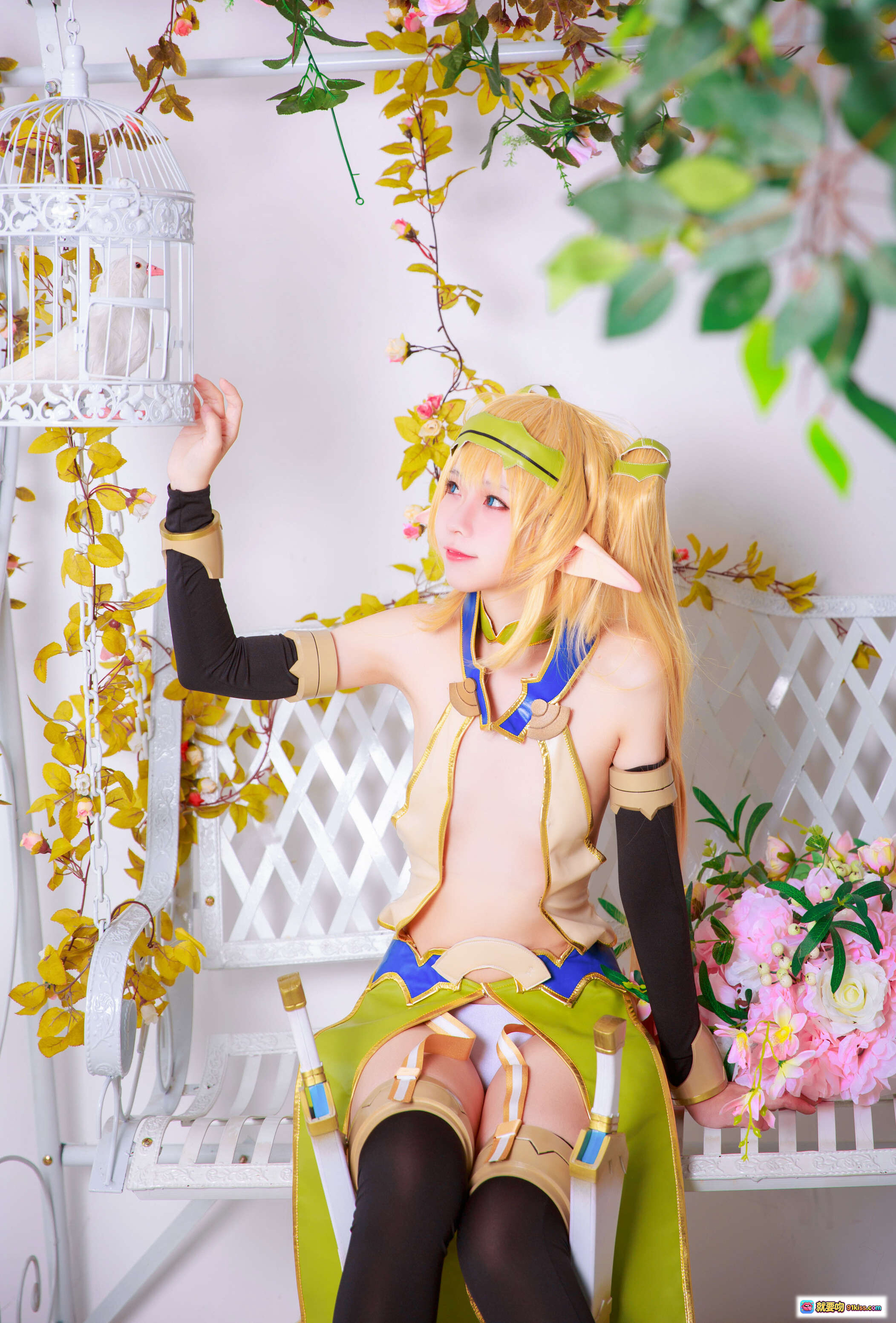 图片[4] - G44不会受伤NO.025精灵村cosplay写真-金发精灵耳少女白笼中躺卧黑丝高跟美腿诱惑 - 就要吻