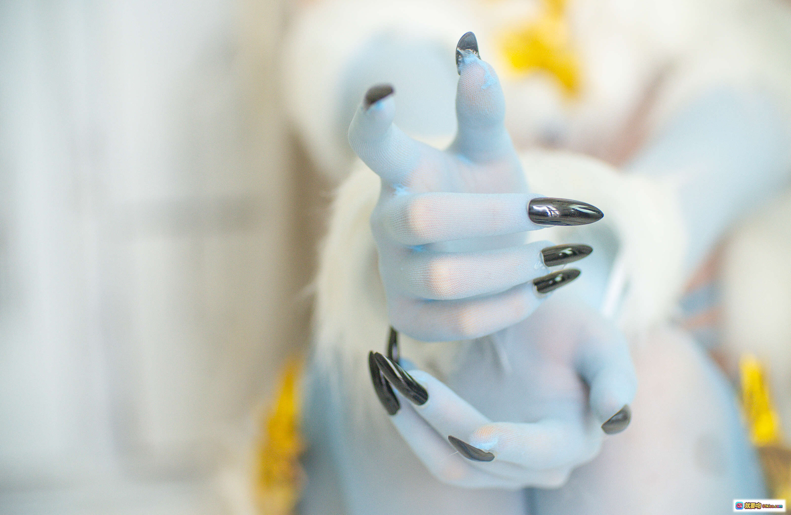 图片[9] - 起司块wii NO.023 皇女危险野兽cosplay 白发蓝瞳兔耳装 毛绒装饰 蓝色丝袜 甜美性感写真集 74P高清图包 - 就要吻