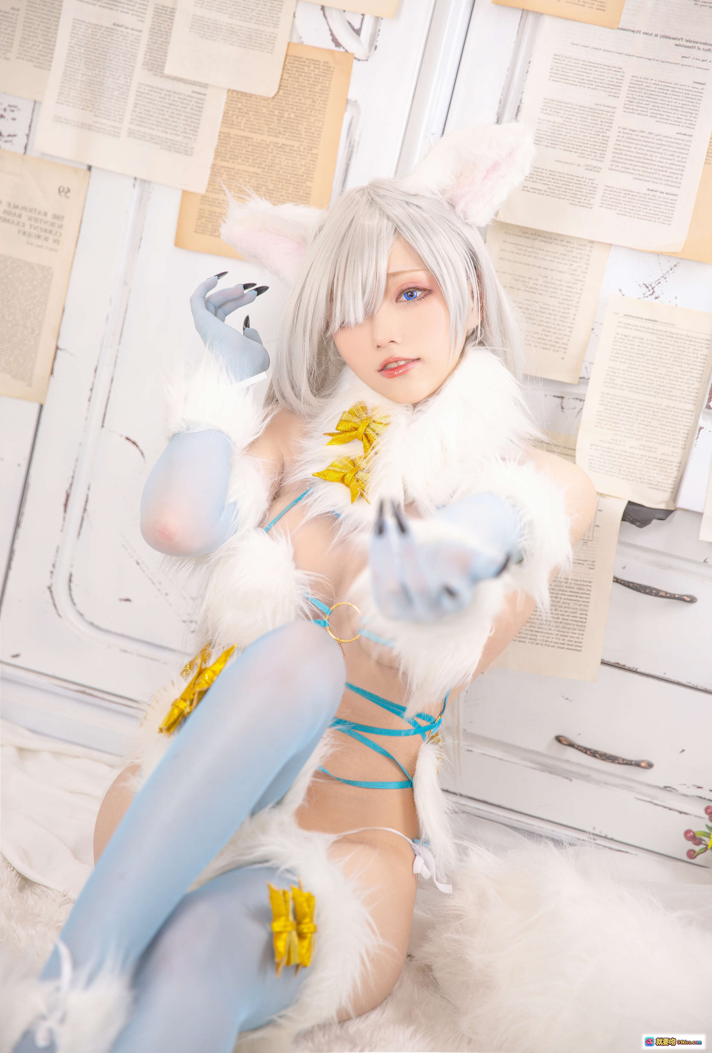 图片[2] - 起司块wii NO.023 皇女危险野兽cosplay 白发蓝瞳兔耳装 毛绒装饰 蓝色丝袜 甜美性感写真集 74P高清图包 - 就要吻