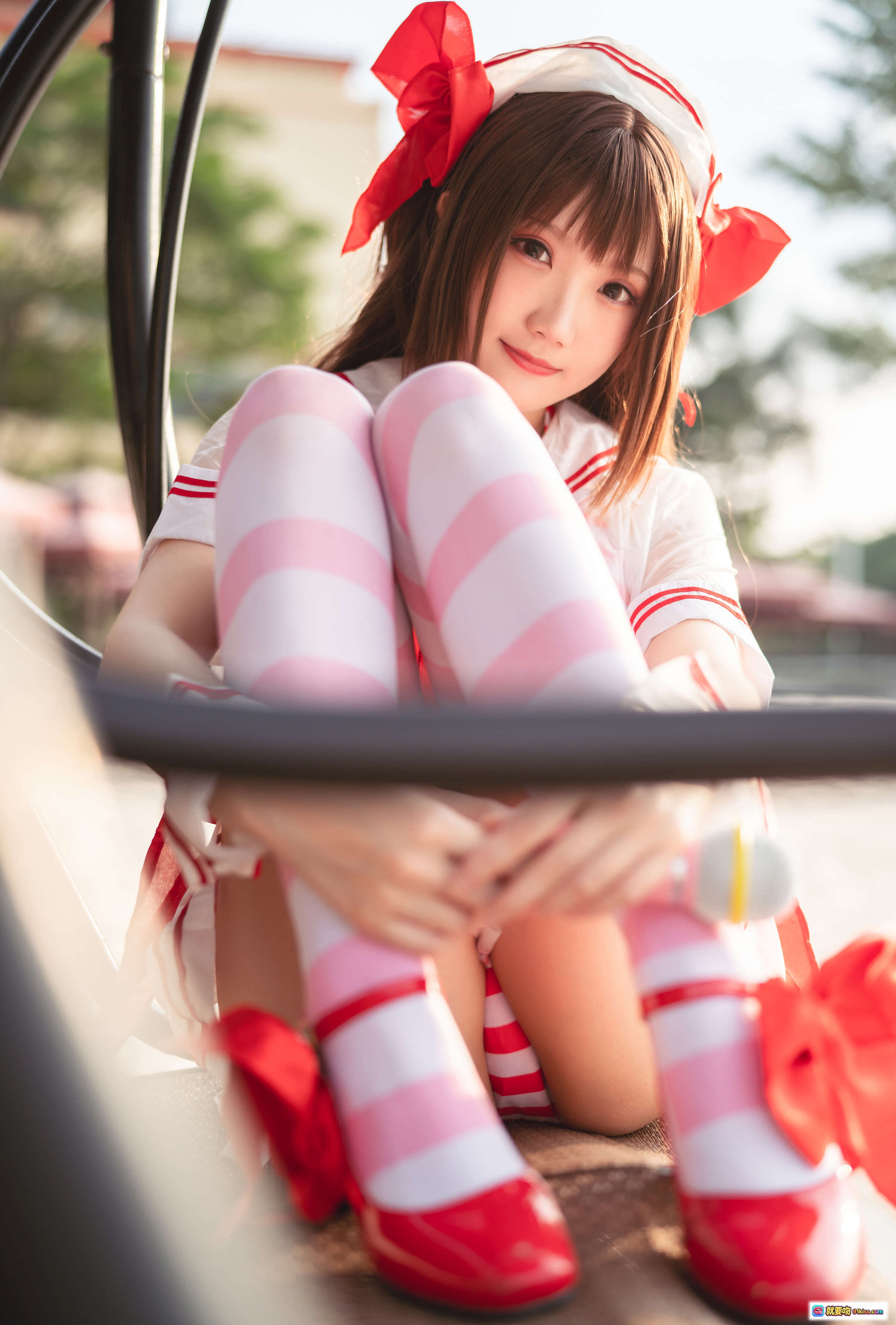 图片[5] - 瓜希酱NO.010岛村卯月泳衣写真 Cosplay红白条纹少女泳装户外池边美拍30P高清图集 - 就要吻