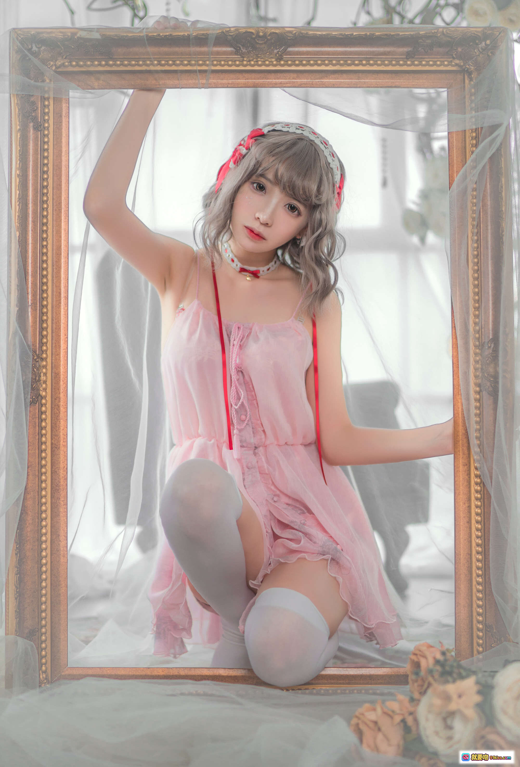 疯猫ss NO.051 水手服睡衣写真 甜美少女粉裙白丝蕾丝头饰镜框纱幔梦幻风38P高清图集 - 就要吻