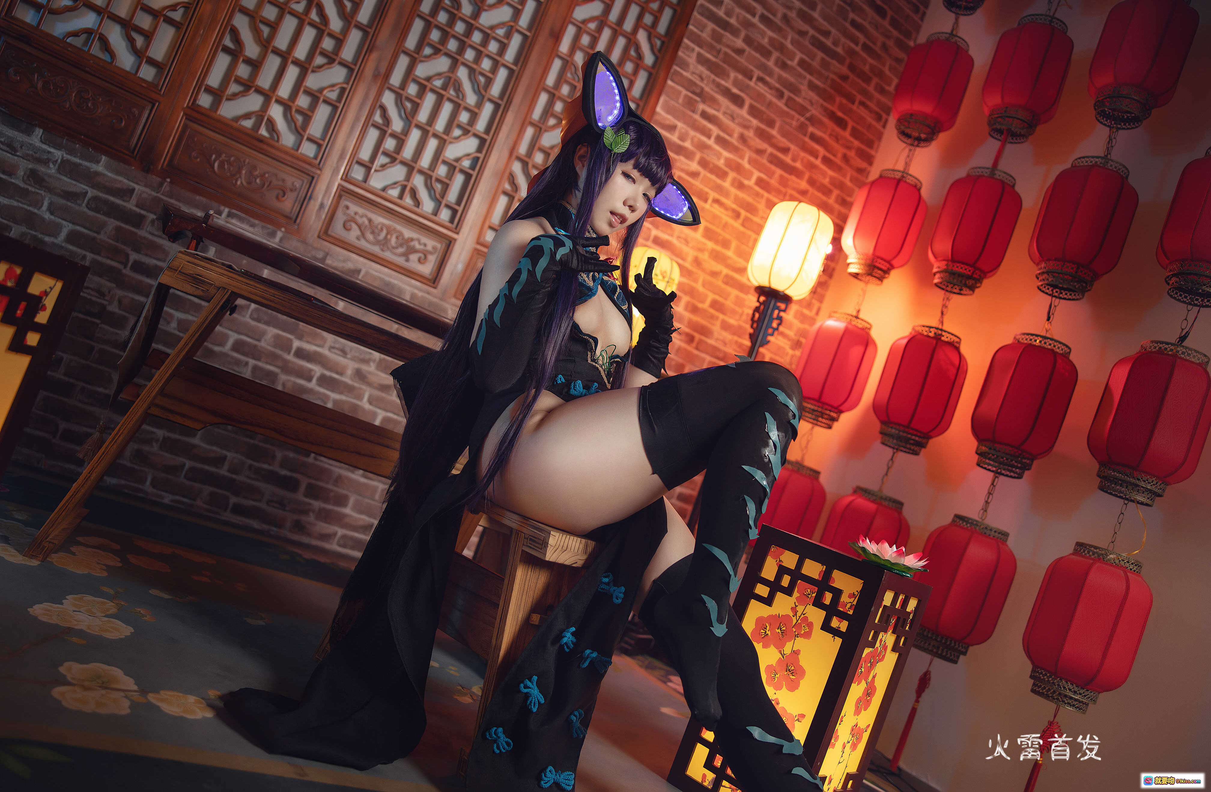 图片[6] - 麻花酱NO.014杨贵妃Cosplay写真｜古风黑丝美腿+发光特效+琵琶道具+红毯古典场景+精致妆造37P高清图集 - 就要吻