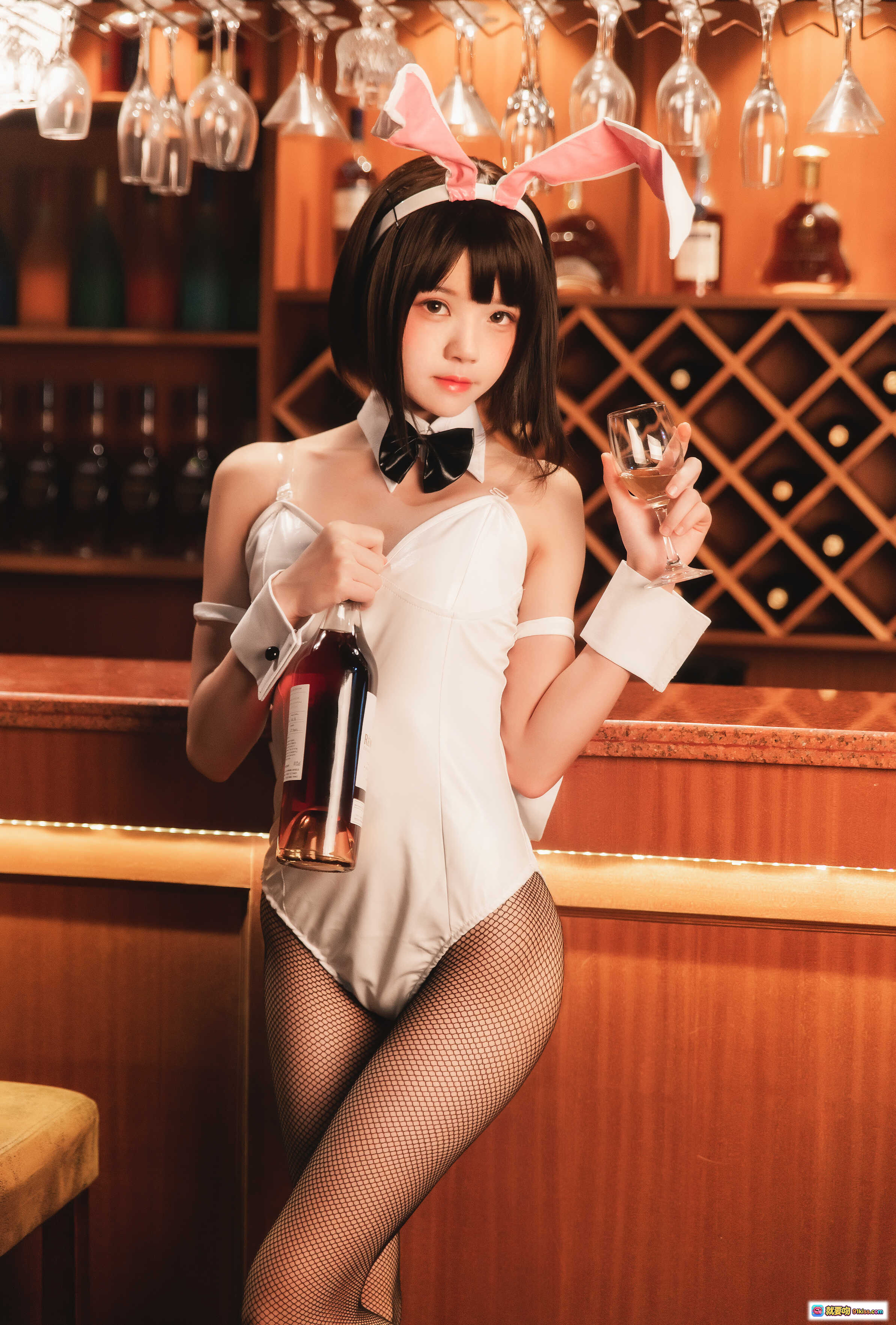 图片[9] - 桜桃喵 cosplay 加藤惠 兔女郎写真 | 白色制服+粉色兔耳+黑领结 | 甜美少女风室内拍摄 29P高清图集 - 就要吻