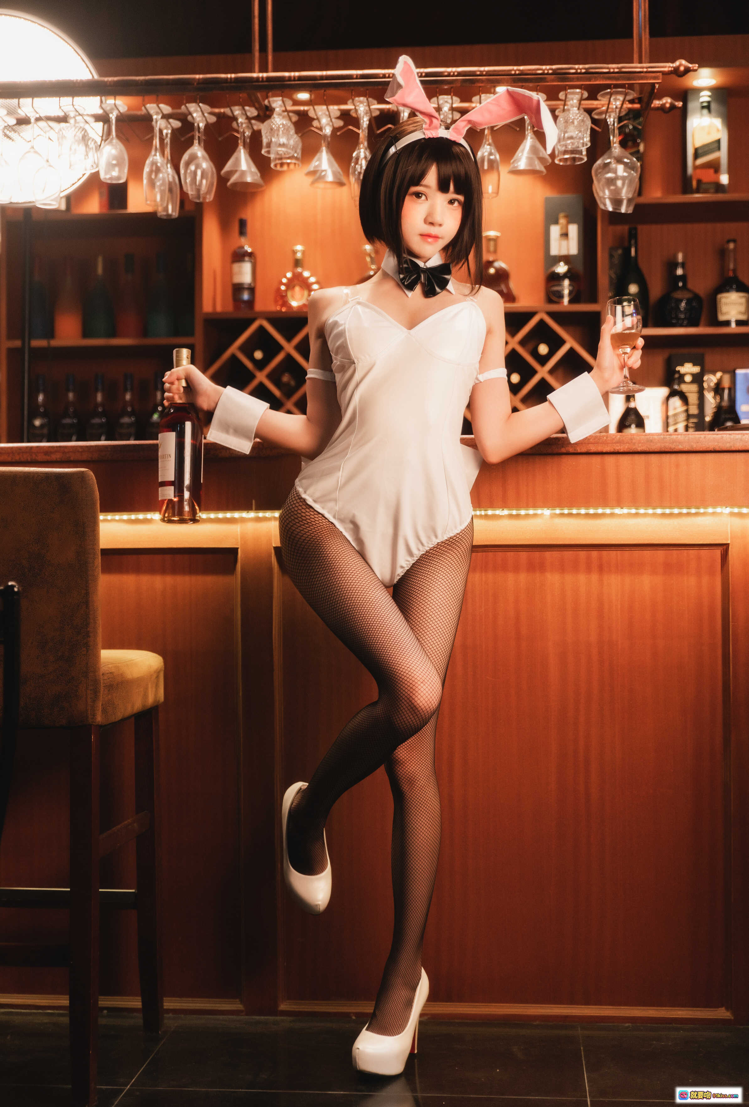 图片[7] - 桜桃喵 cosplay 加藤惠 兔女郎写真 | 白色制服+粉色兔耳+黑领结 | 甜美少女风室内拍摄 29P高清图集 - 就要吻