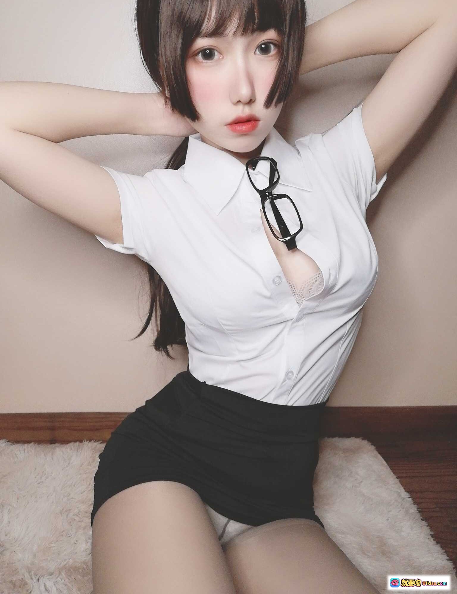 图片[8] - 芋圆侑子NO.012醉酒小秘书写真｜白衬衫黑裙蕾丝内衣美腿私房摄影集 - 就要吻