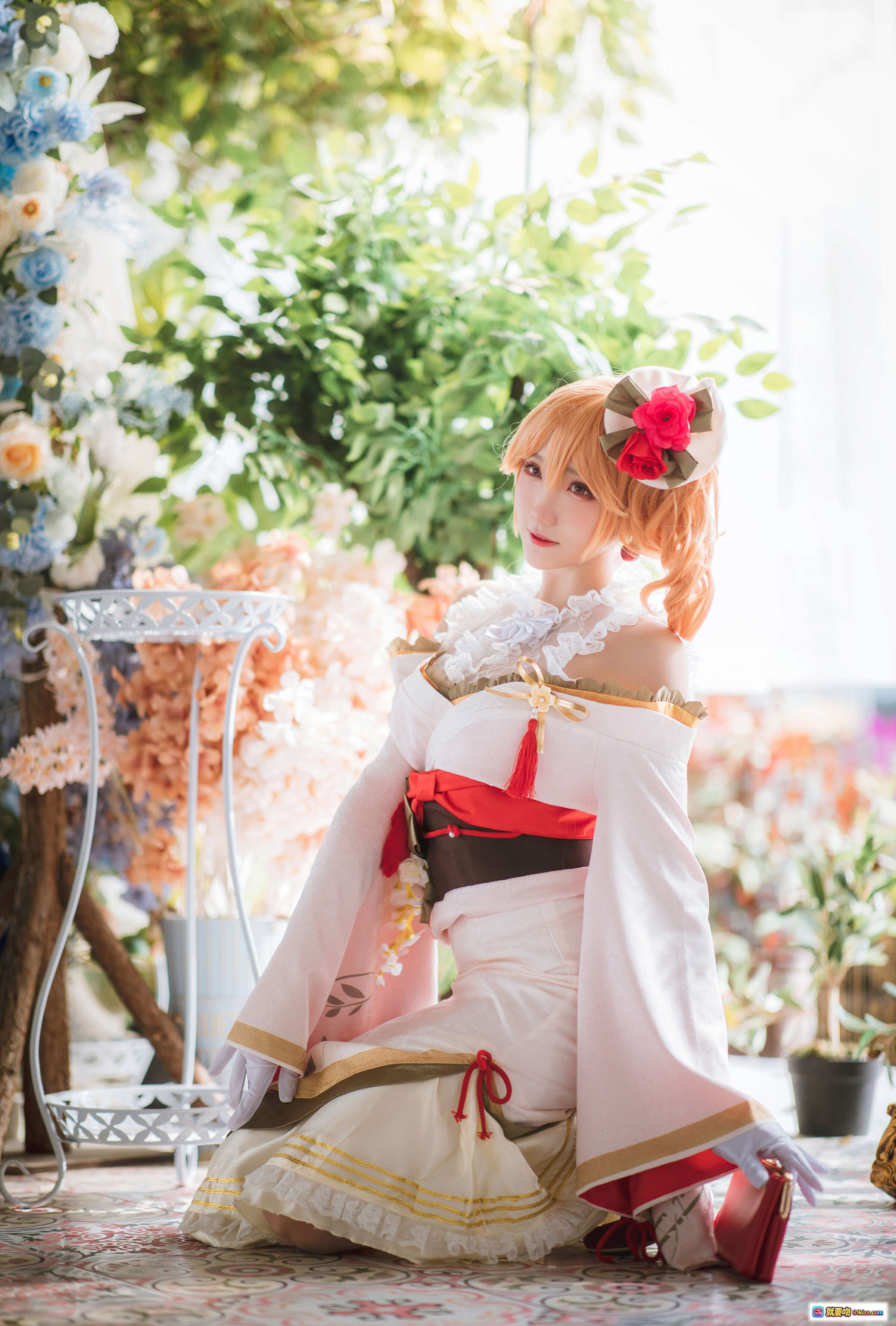图片[4] - 瓜希酱NO.029碧蓝航线黎塞留和服Cosplay写真·日系少女风·精致花饰头饰·红白配色和风裙装·复古沙发绿植背景·高清22P美图 - 就要吻