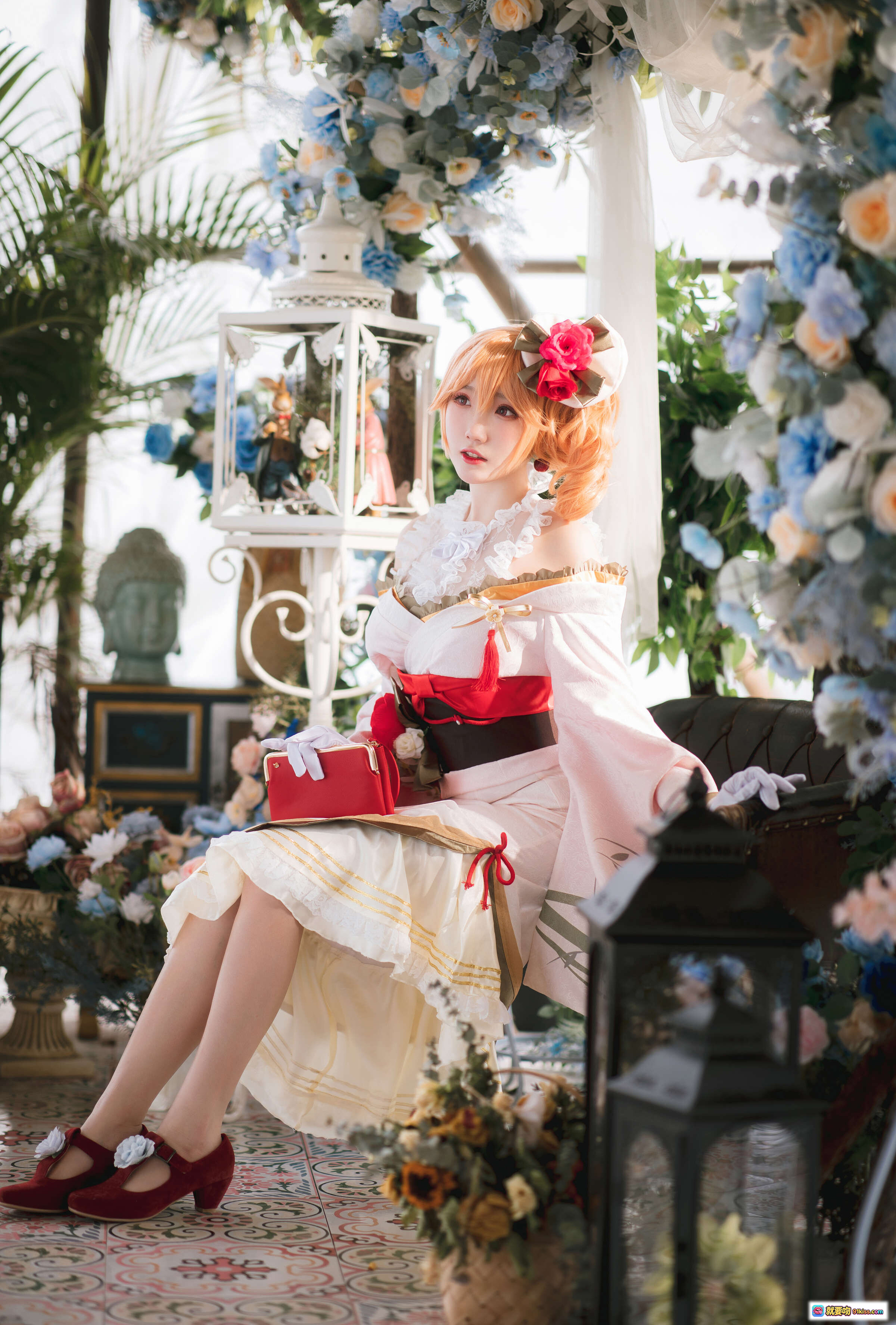 图片[2] - 瓜希酱NO.029碧蓝航线黎塞留和服Cosplay写真·日系少女风·精致花饰头饰·红白配色和风裙装·复古沙发绿植背景·高清22P美图 - 就要吻