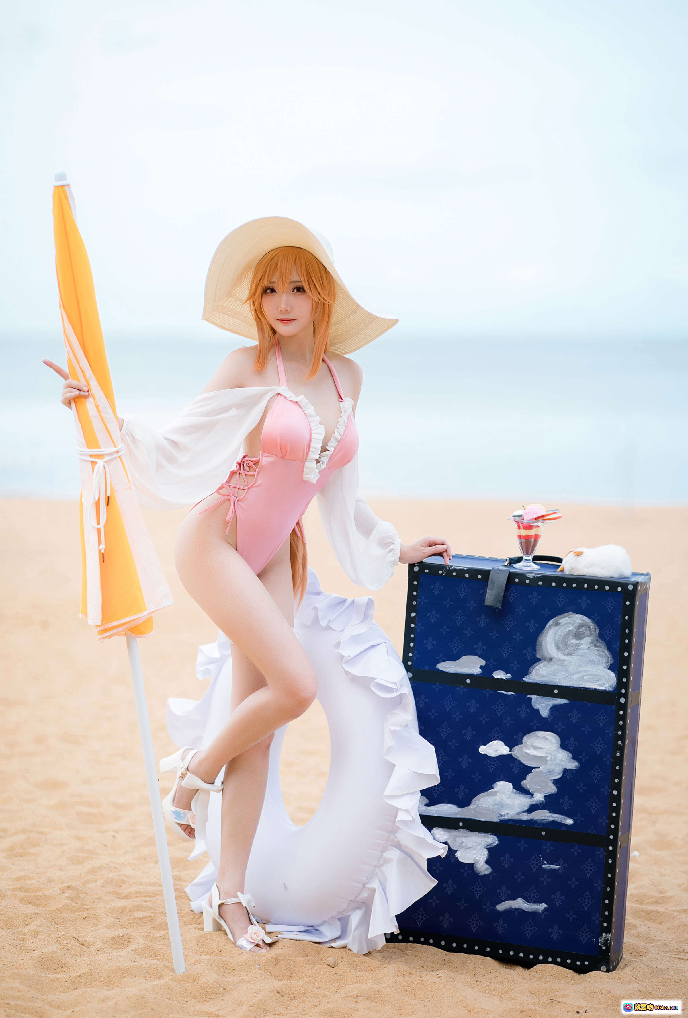 图片[4] - 瓜希酱黎塞留cosplay海滩写真｜粉色泳装宽檐帽冰淇淋甜美少女风 - 就要吻