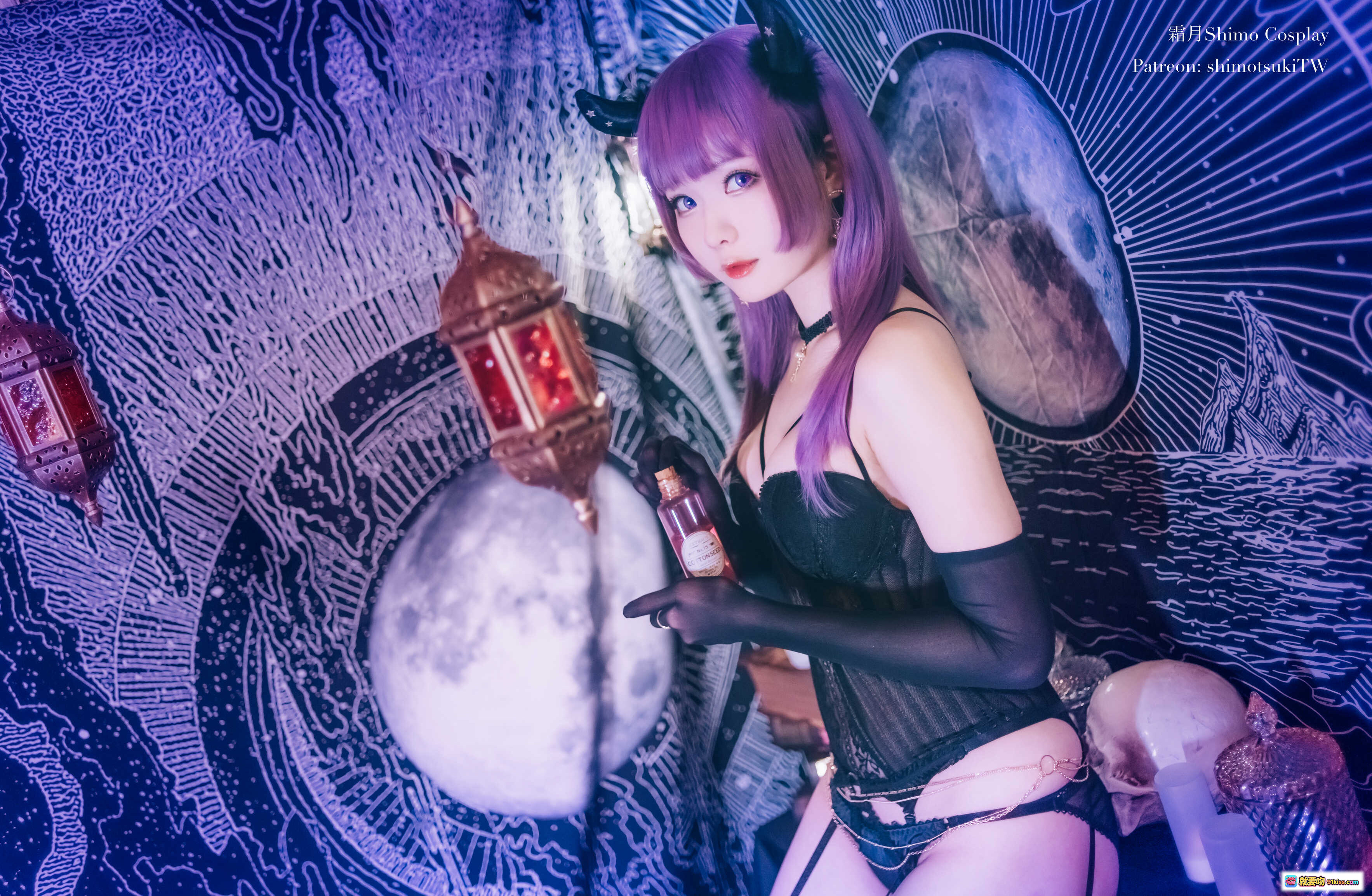 图片[8] - 霜月shimo NO.035 黑色蕾丝内衣写真 16P 383MB 紫发哥特风 月夜骷髅道具 暗黑系性感美少女 - 就要吻