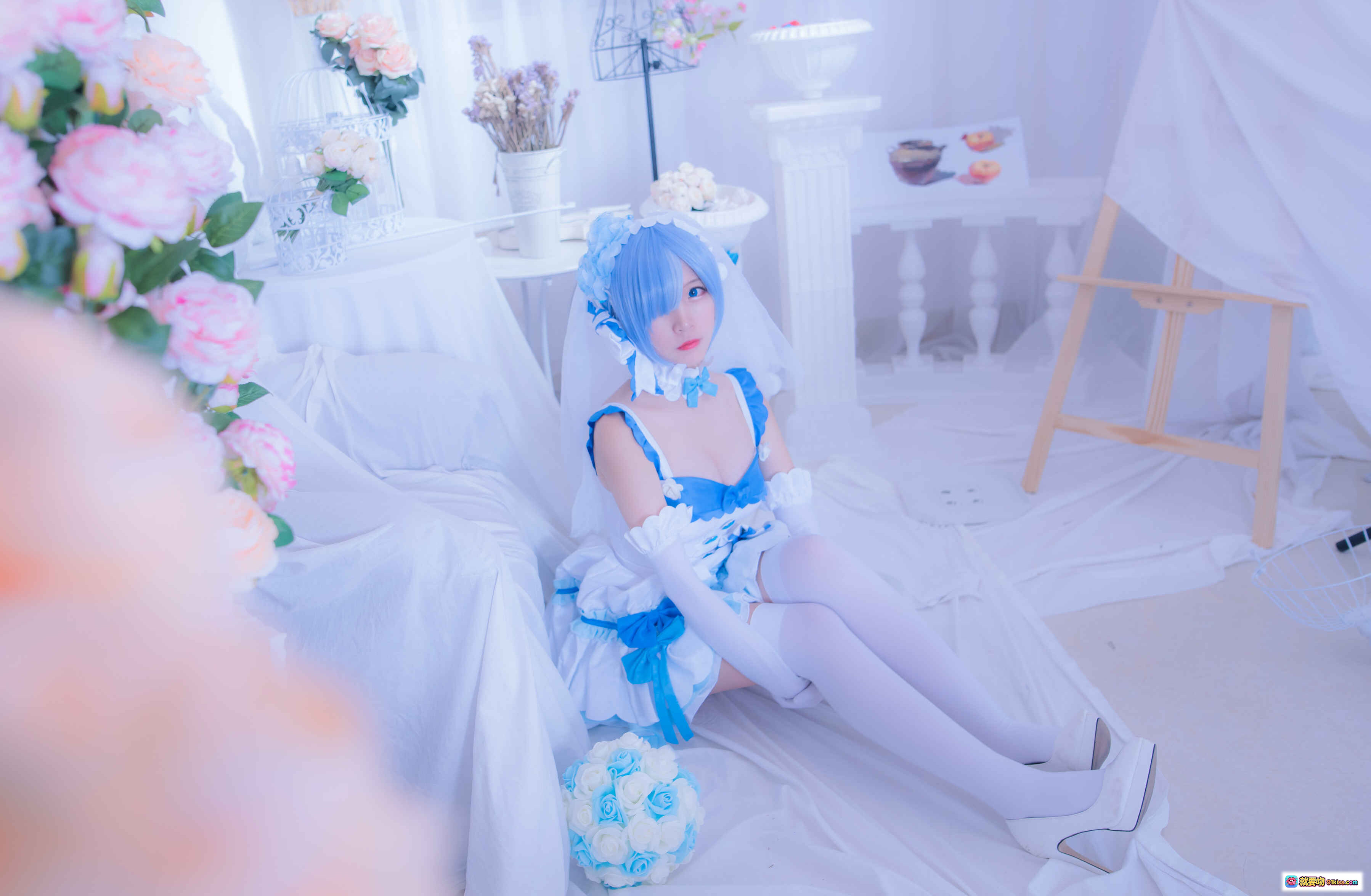 图片[8] - 二佐Nisa NO.034 雷姆花嫁cosplay 白蓝婚纱少女 甜美洛丽塔风 室内花艺布景 高跟白丝写真 33P高清图集 - 就要吻