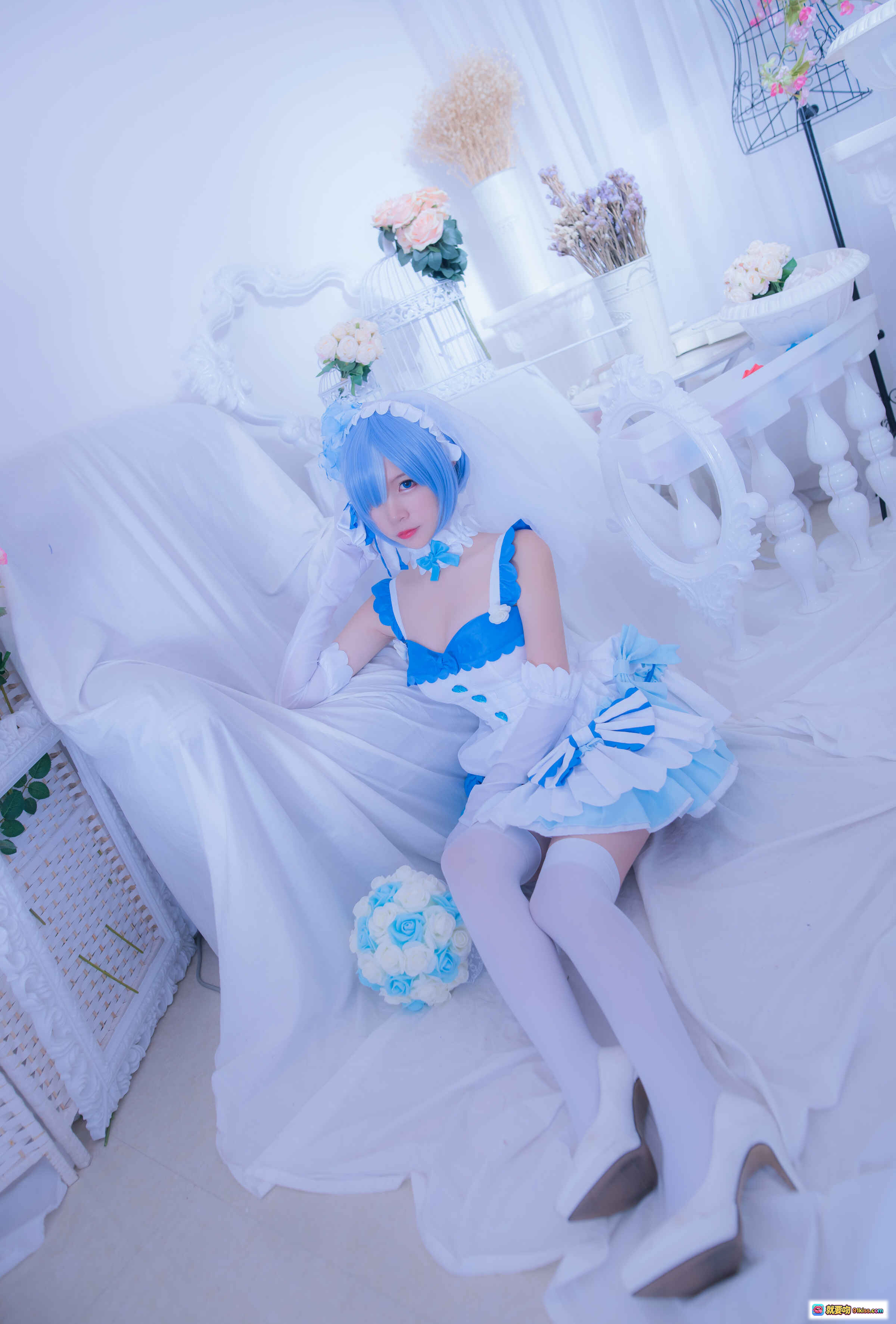 二佐Nisa NO.034 雷姆花嫁cosplay 白蓝婚纱少女 甜美洛丽塔风 室内花艺布景 高跟白丝写真 33P高清图集 - 就要吻