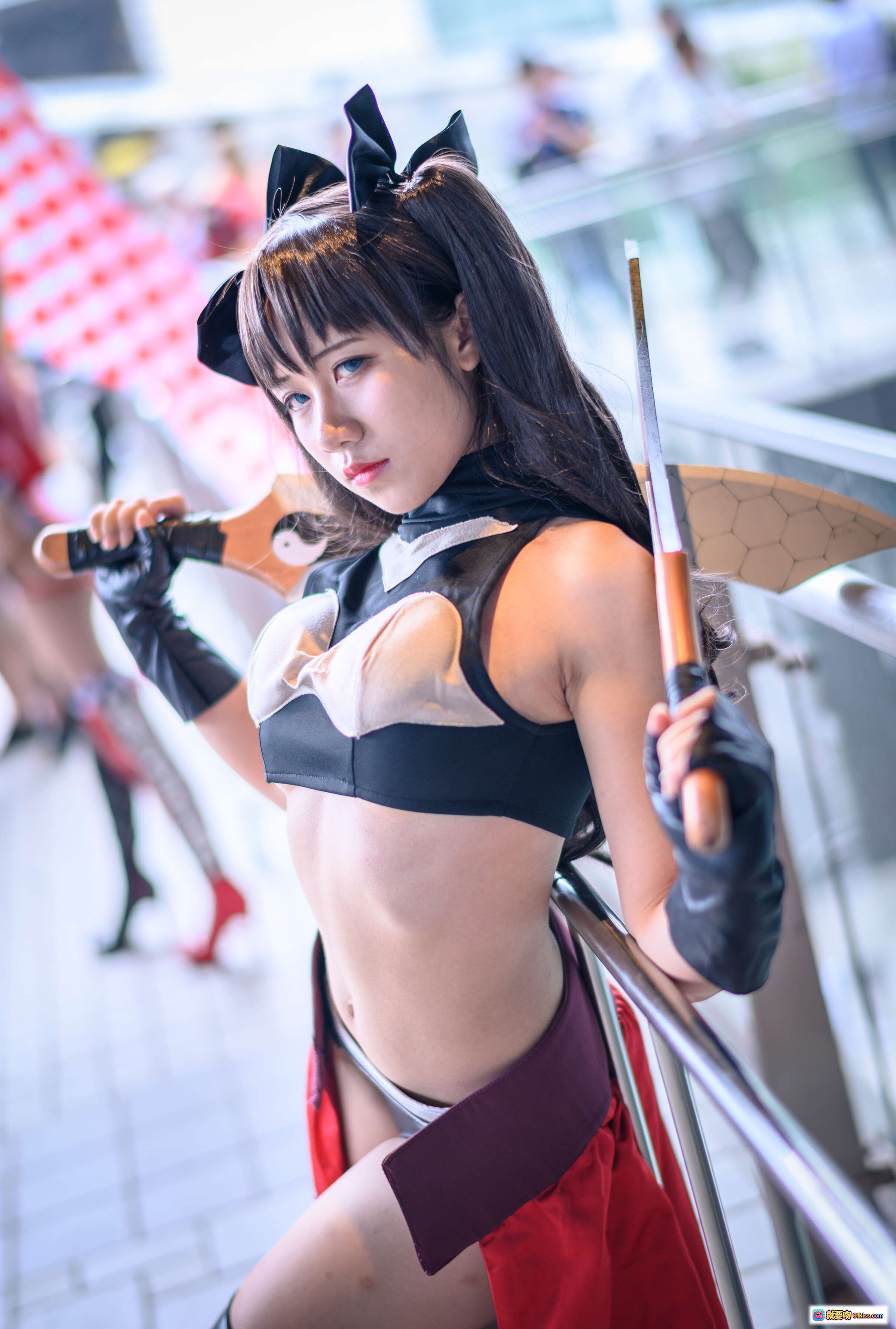 九曲Jean NO.039 萤火虫场照 Cosplay 美女 黑发双马尾 战斗装束 手持武器 二次元动漫角色扮演 高清写真集 - 就要吻