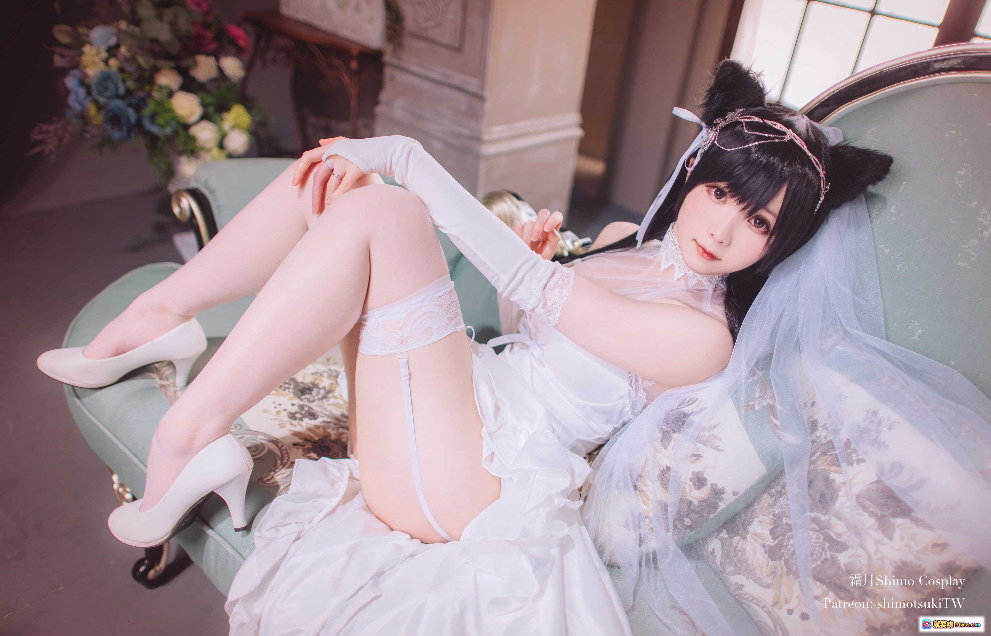 霜月Shimo NO.032 爱宕 Cosplay 白色蕾丝婚纱猫耳写真 优雅坐姿高跟美腿 21P高清图集 - 就要吻