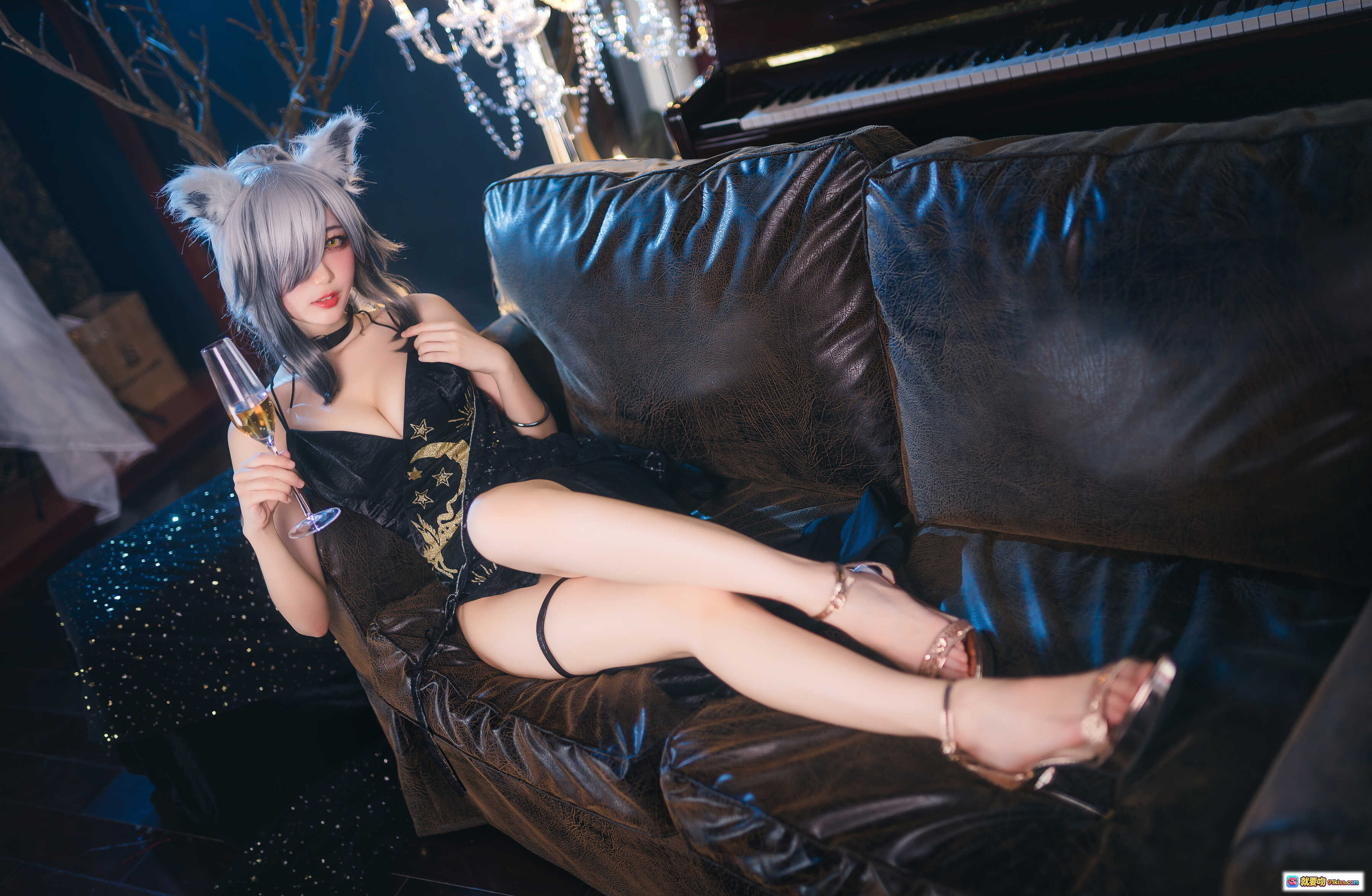 图片[3] - 周叽可爱兔兔NO.007一周年礼服写真｜银发猫耳黑丝吊带美腿性感私房摄影集 - 就要吻