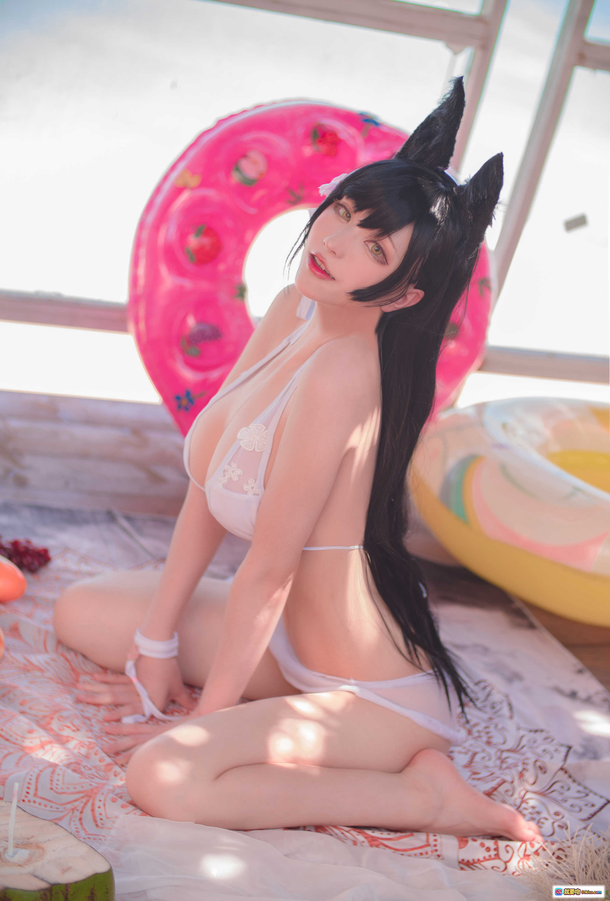 图片[9] - 起司块wii NO.017 爱宕泳装COS写真 42P高清图集 白色比基尼猫耳少女 椰子水果泳圈沙滩风 精美私房摄影 - 就要吻