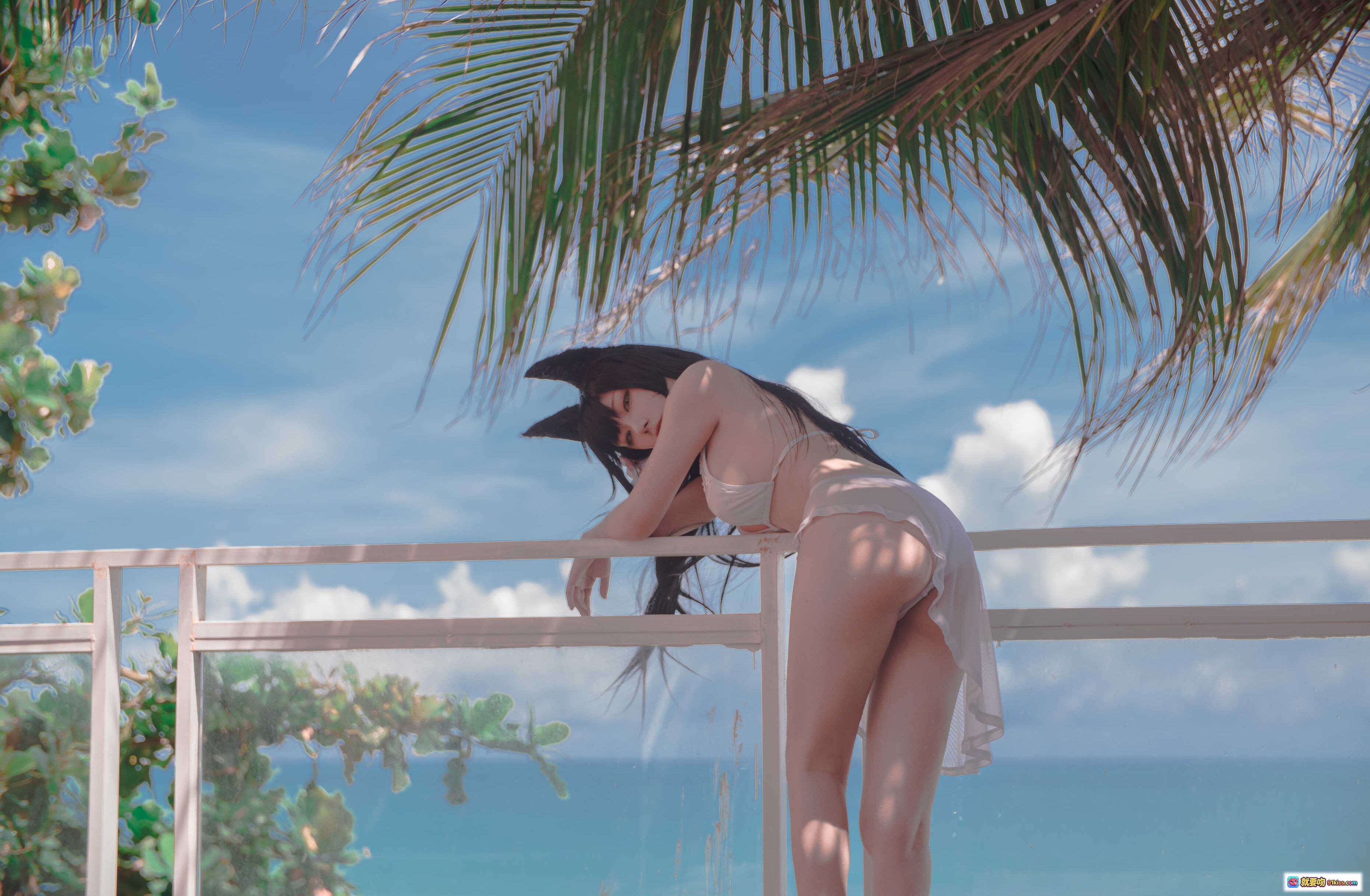 图片[5] - 起司块wii NO.017 爱宕泳装COS写真 42P高清图集 白色比基尼猫耳少女 椰子水果泳圈沙滩风 精美私房摄影 - 就要吻