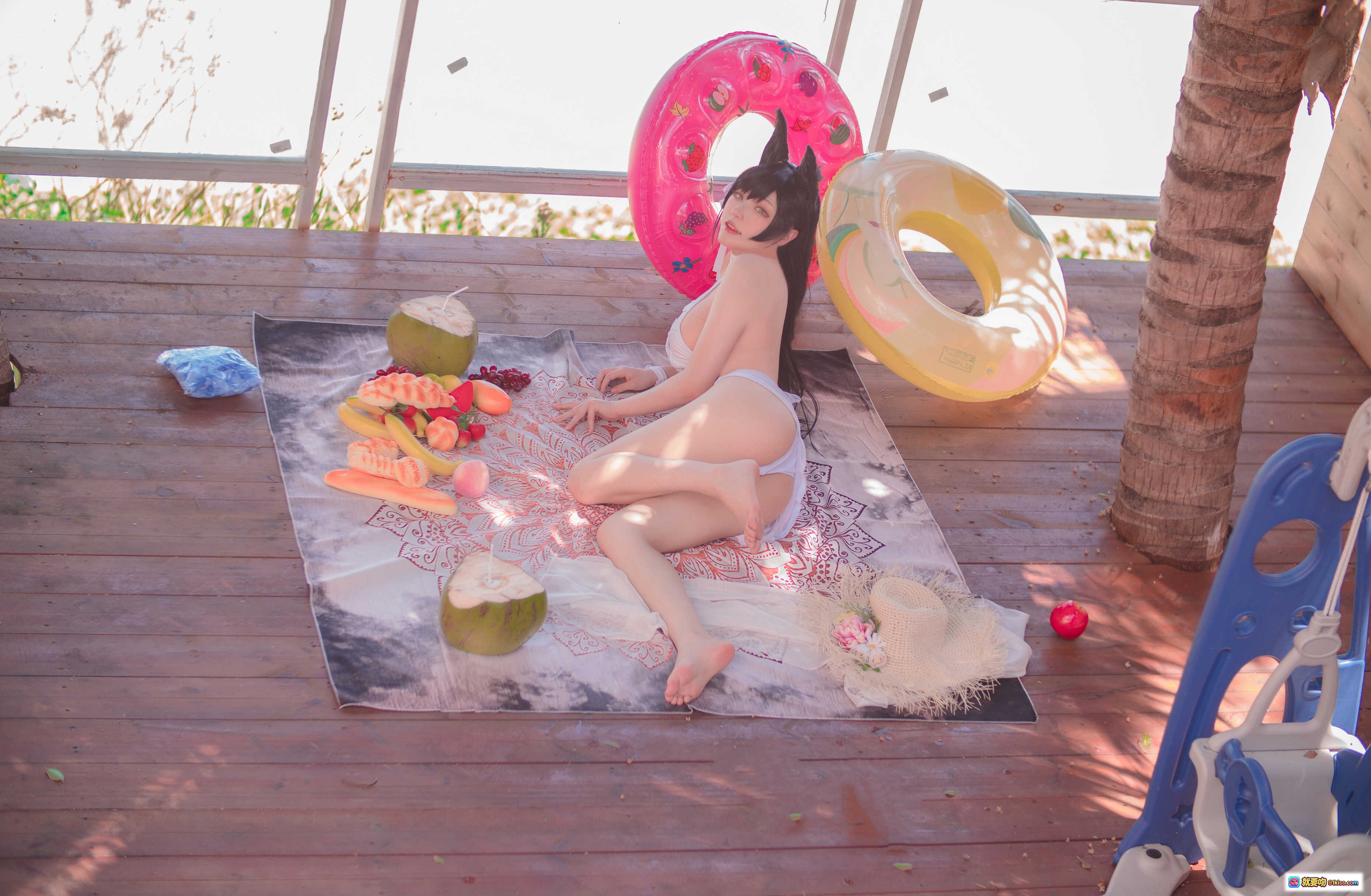 图片[6] - 起司块wii NO.017 爱宕泳装COS写真 42P高清图集 白色比基尼猫耳少女 椰子水果泳圈沙滩风 精美私房摄影 - 就要吻