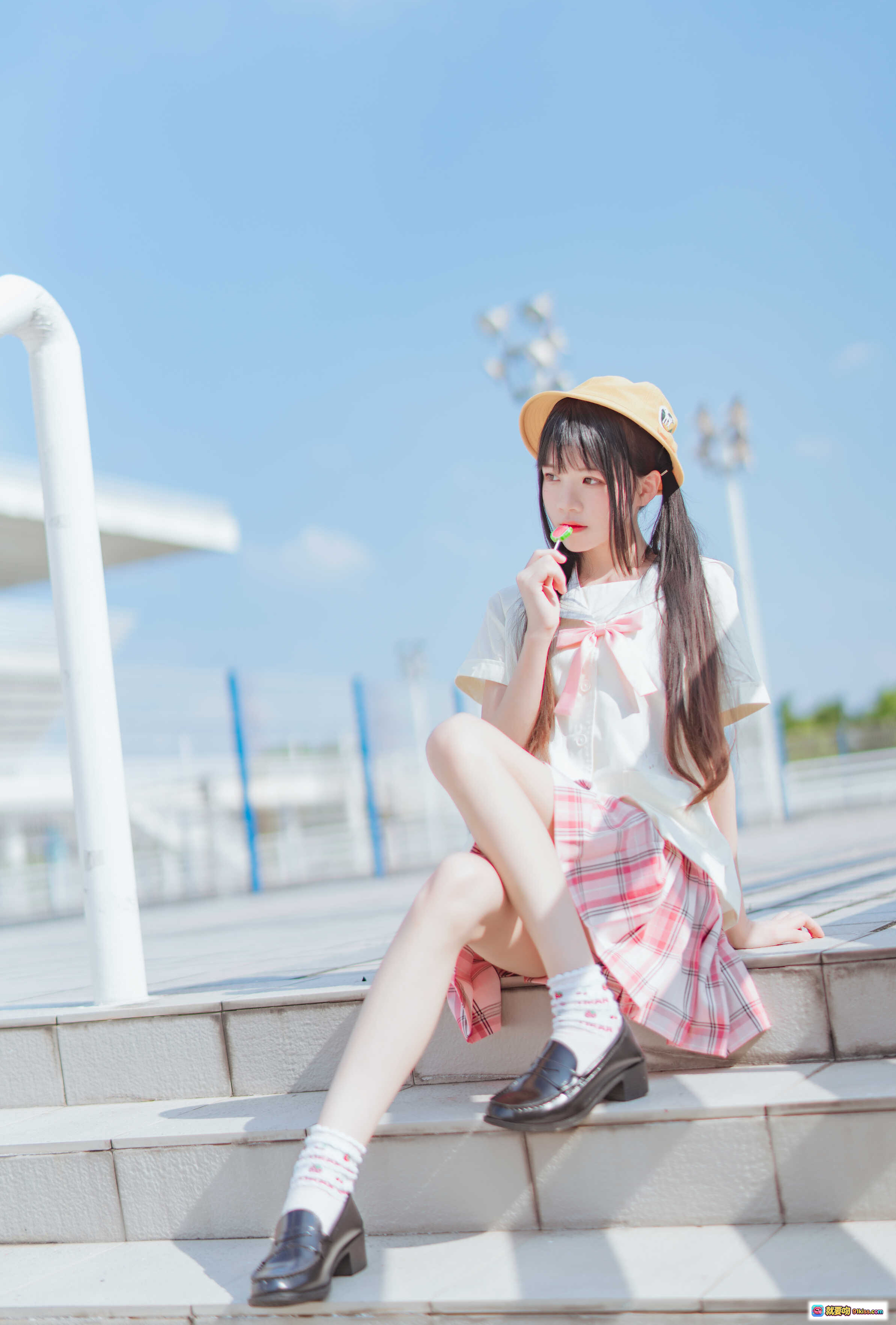 图片[7] - 桜桃喵052幼稚园写真集35P490MB 白色栏杆蓝天少女格裙清新日系风格美腿特写 - 就要吻