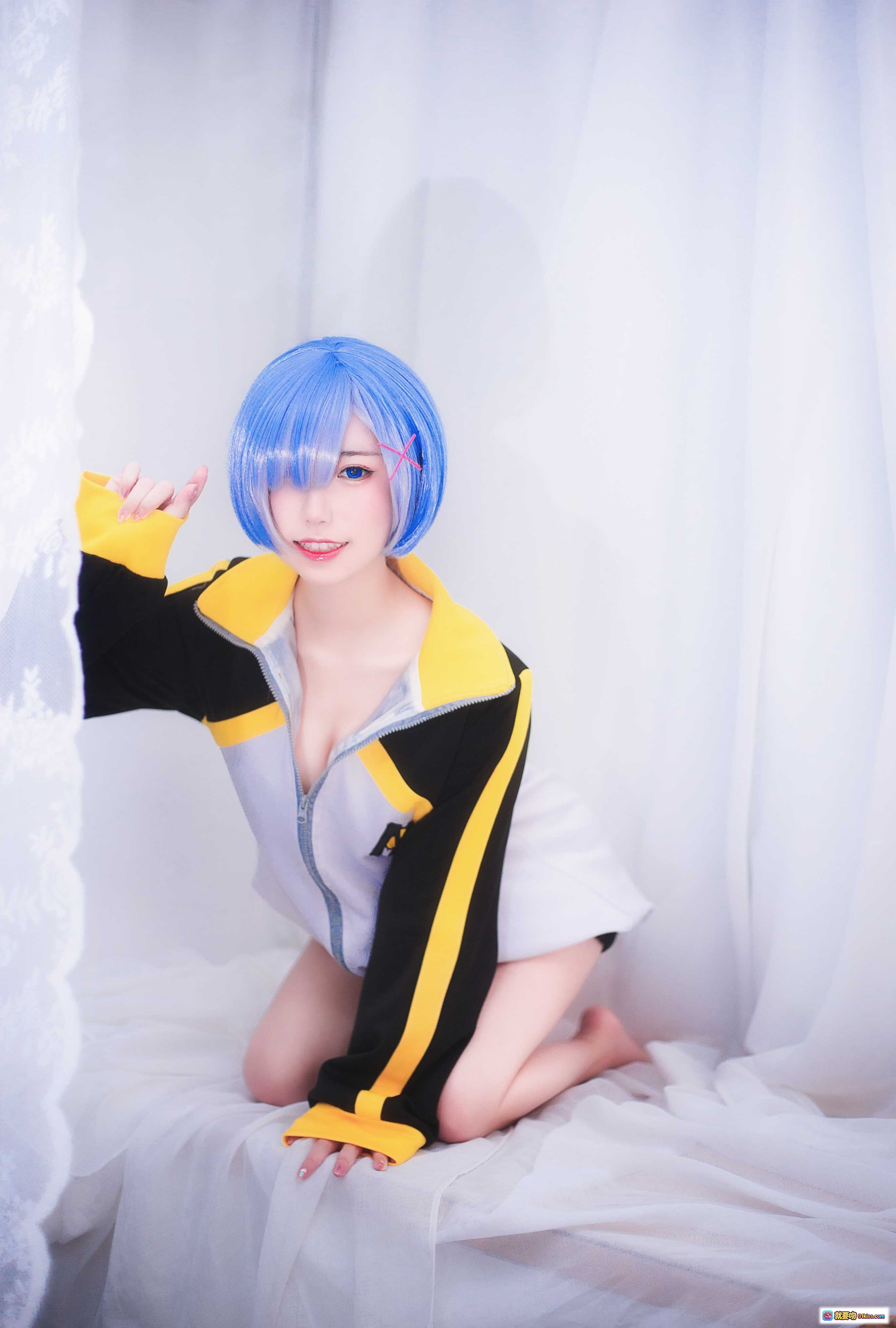 图片[5] - 芋圆侑子NO.004蕾姆运动服Cosplay写真 – 蓝发少女白纱背景清新甜美风 - 就要吻