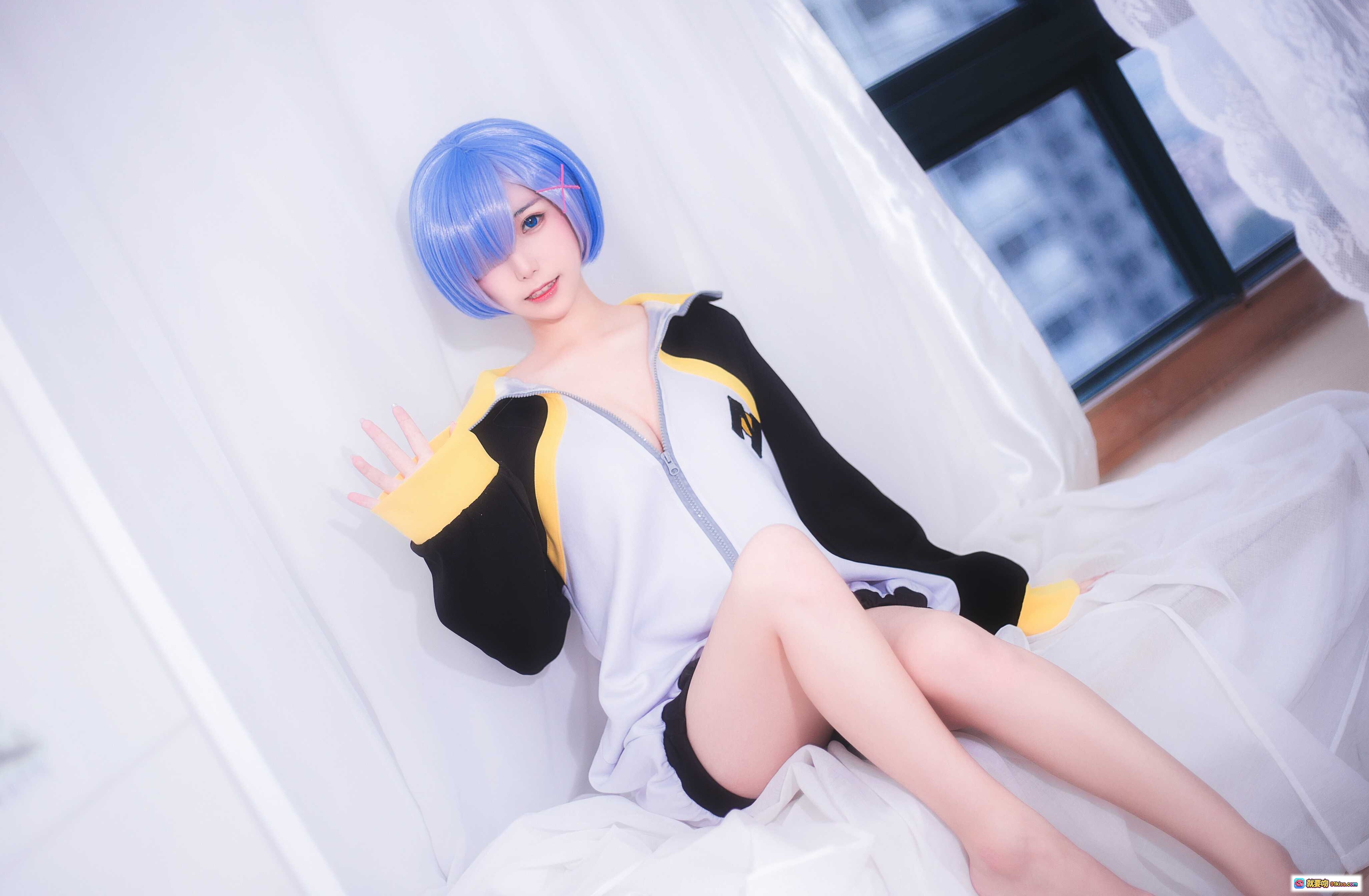 图片[8] - 芋圆侑子NO.004蕾姆运动服Cosplay写真 – 蓝发少女白纱背景清新甜美风 - 就要吻