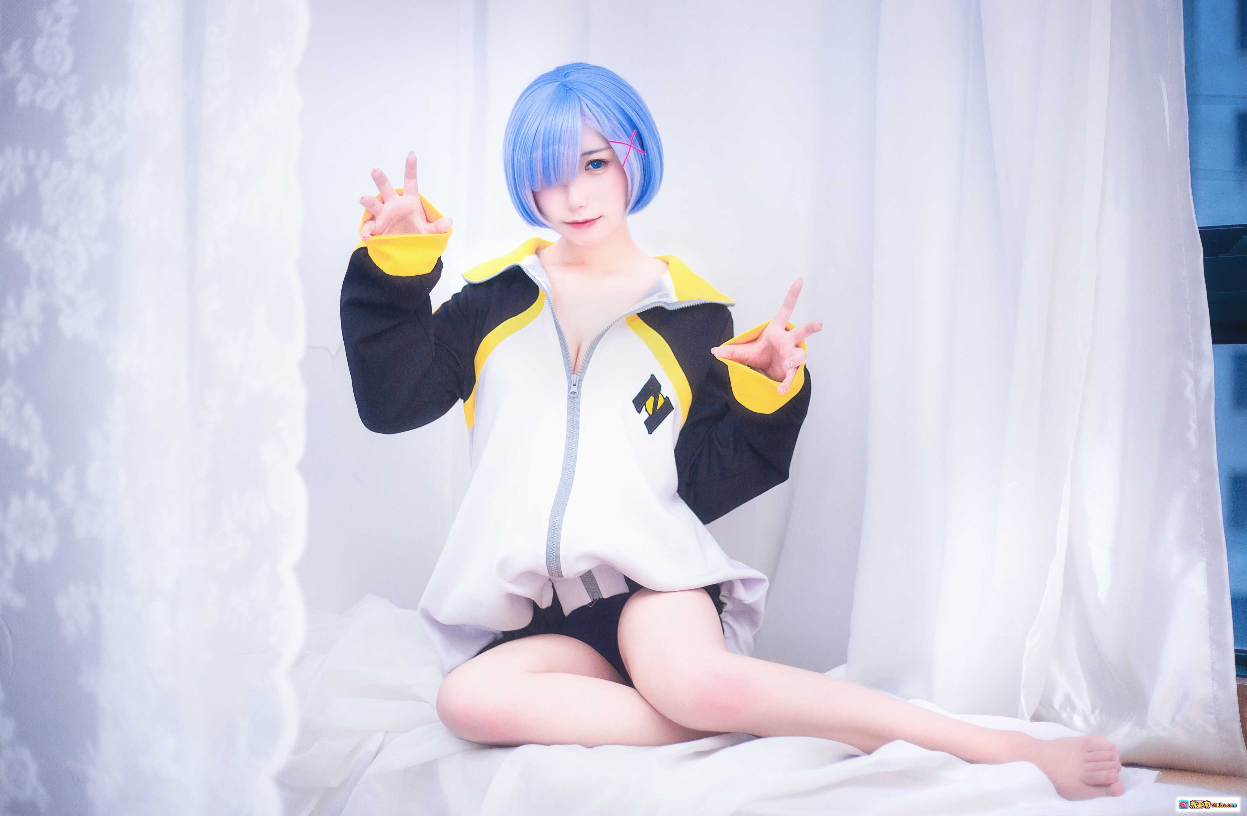 图片[6] - 芋圆侑子NO.004蕾姆运动服Cosplay写真 – 蓝发少女白纱背景清新甜美风 - 就要吻