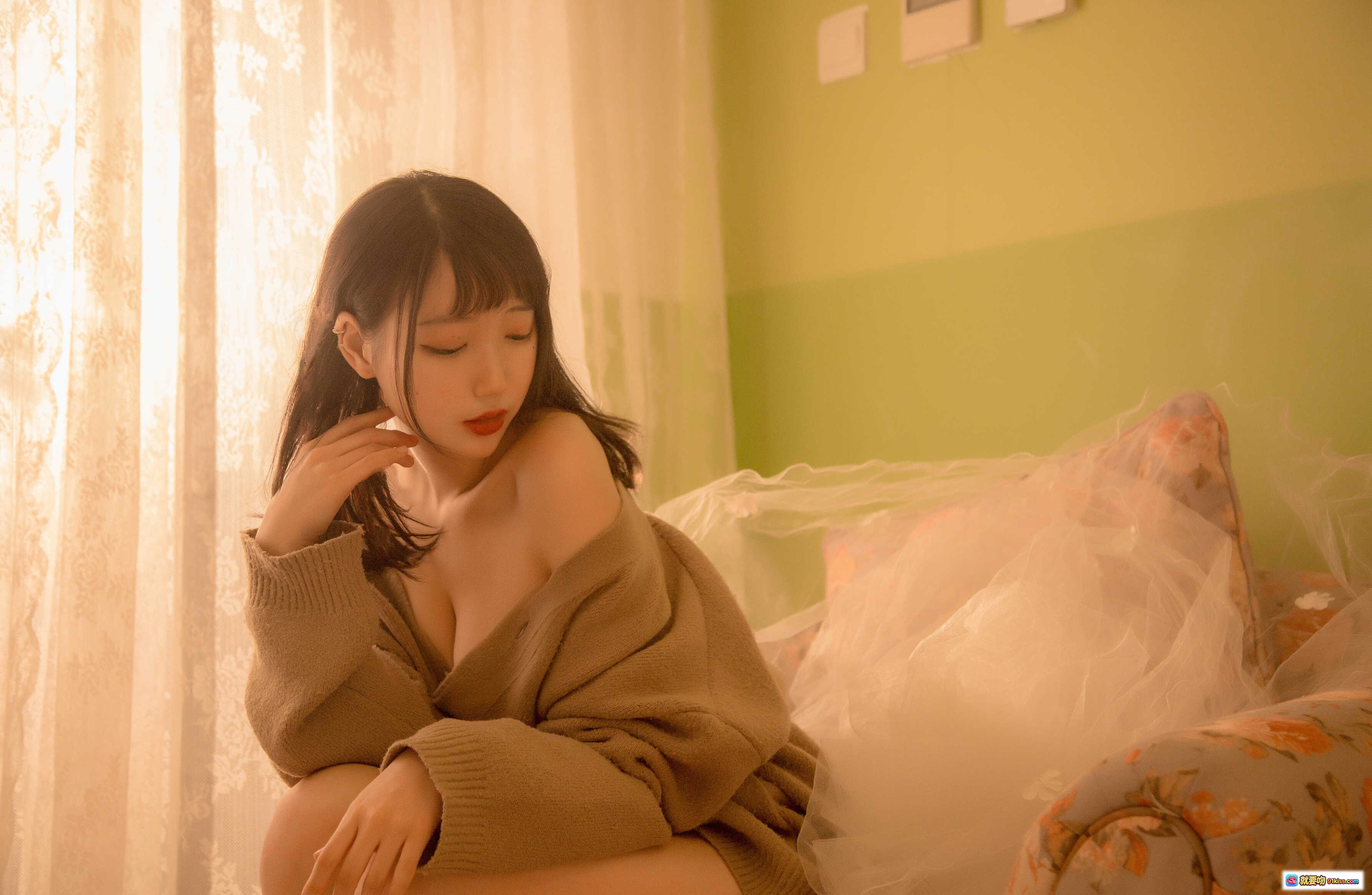 图片[6] - 周叽可爱兔兔NO.008复古毛衣写真 16P高清美腿吊椅私房照 温柔少女风朦胧光影氛围感 - 就要吻