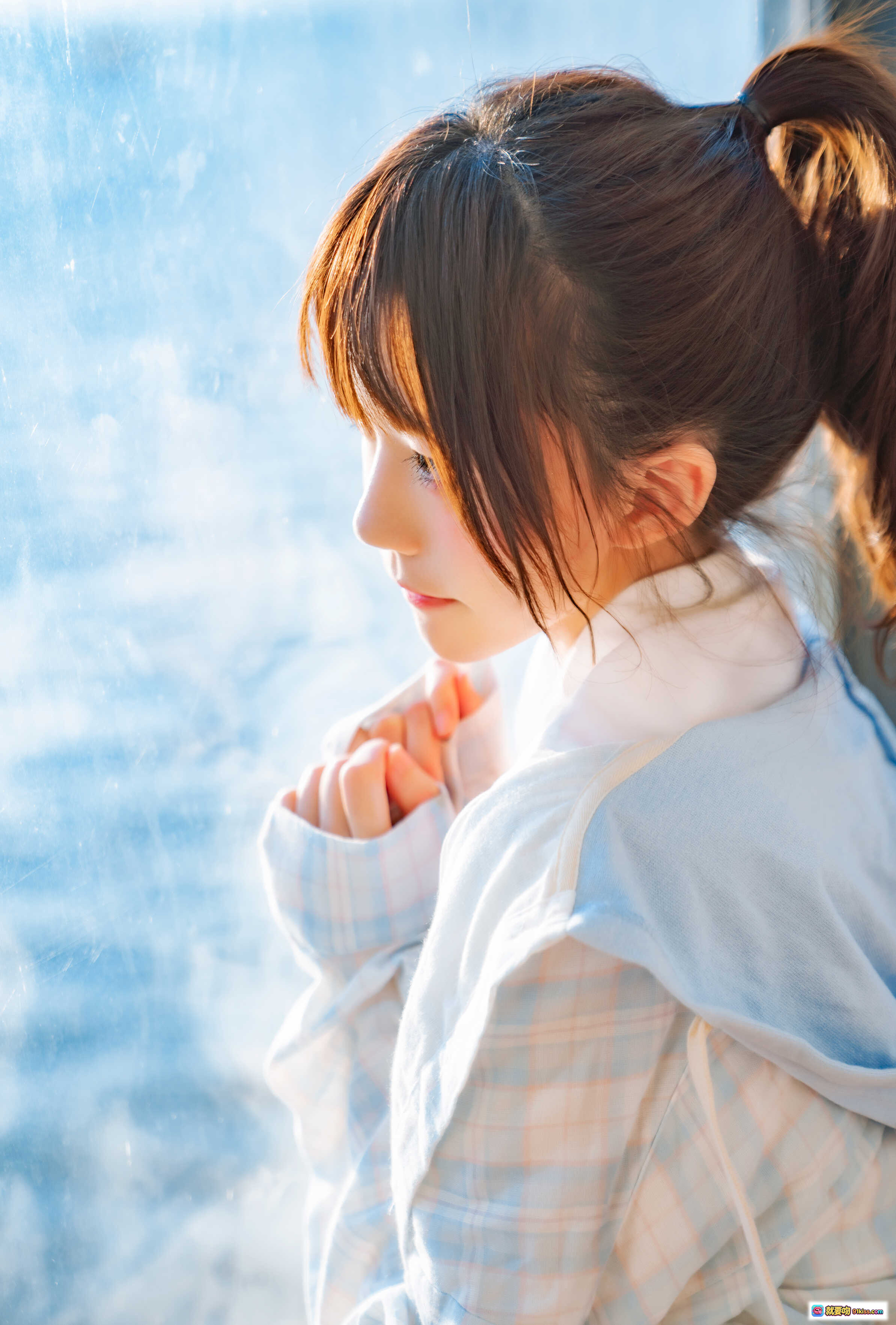 图片[7] - 桜桃喵080感光写真集｜清新JK制服少女窗边逆光侧颜｜格纹百褶裙白衬衫甜美风｜30P高清摄影图集 - 就要吻