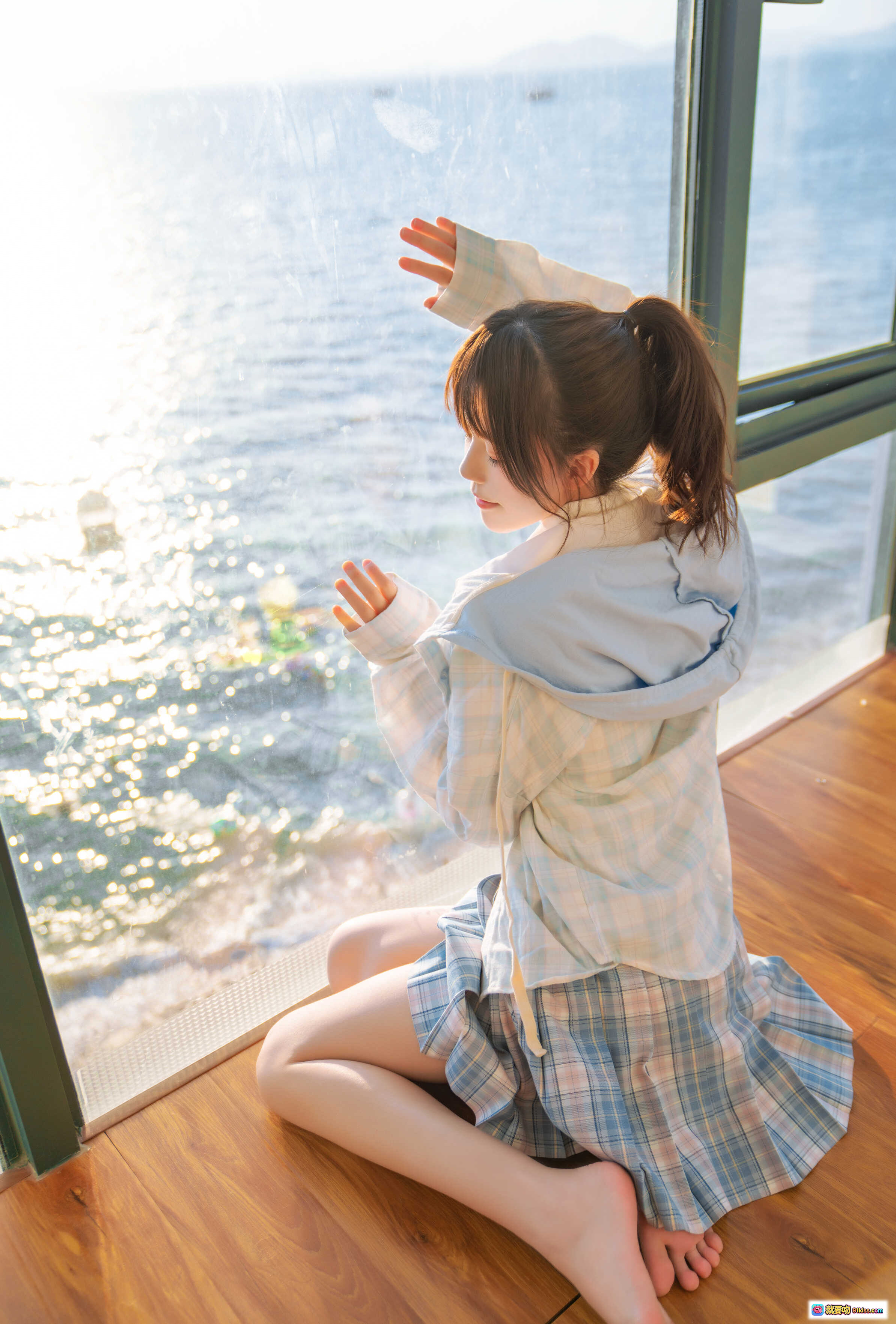 图片[9] - 桜桃喵080感光写真集｜清新JK制服少女窗边逆光侧颜｜格纹百褶裙白衬衫甜美风｜30P高清摄影图集 - 就要吻