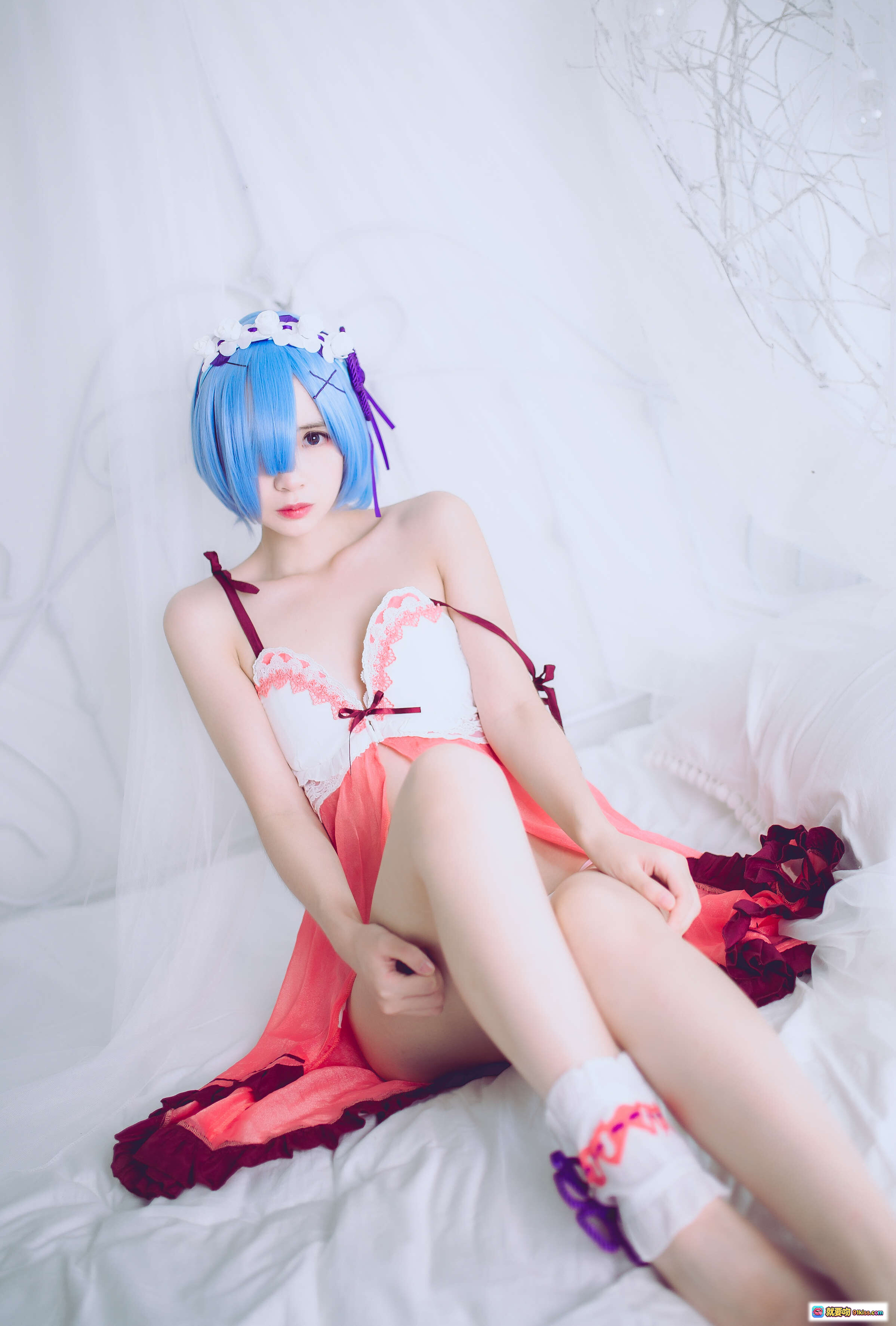 图片[2] - 疯猫ss NO.067 蕾姆 Cosplay写真 42P 227MB 蓝发花环 白裙红带 甜美少女风 高清摄影 精美图集 - 就要吻