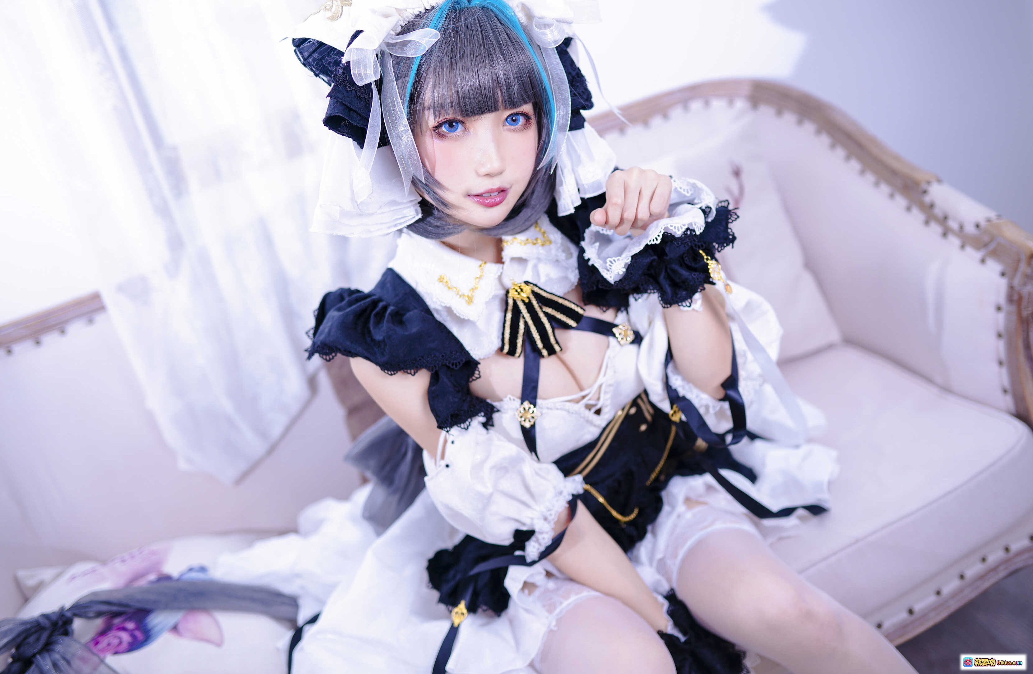 图片[9] - 周叽可爱兔兔NO.016柴郡猫猫cos写真｜黑白色洛丽塔女仆装｜蓝灰渐变发色｜蕾丝蝴蝶结装饰｜甜美少女风摄影集 - 就要吻