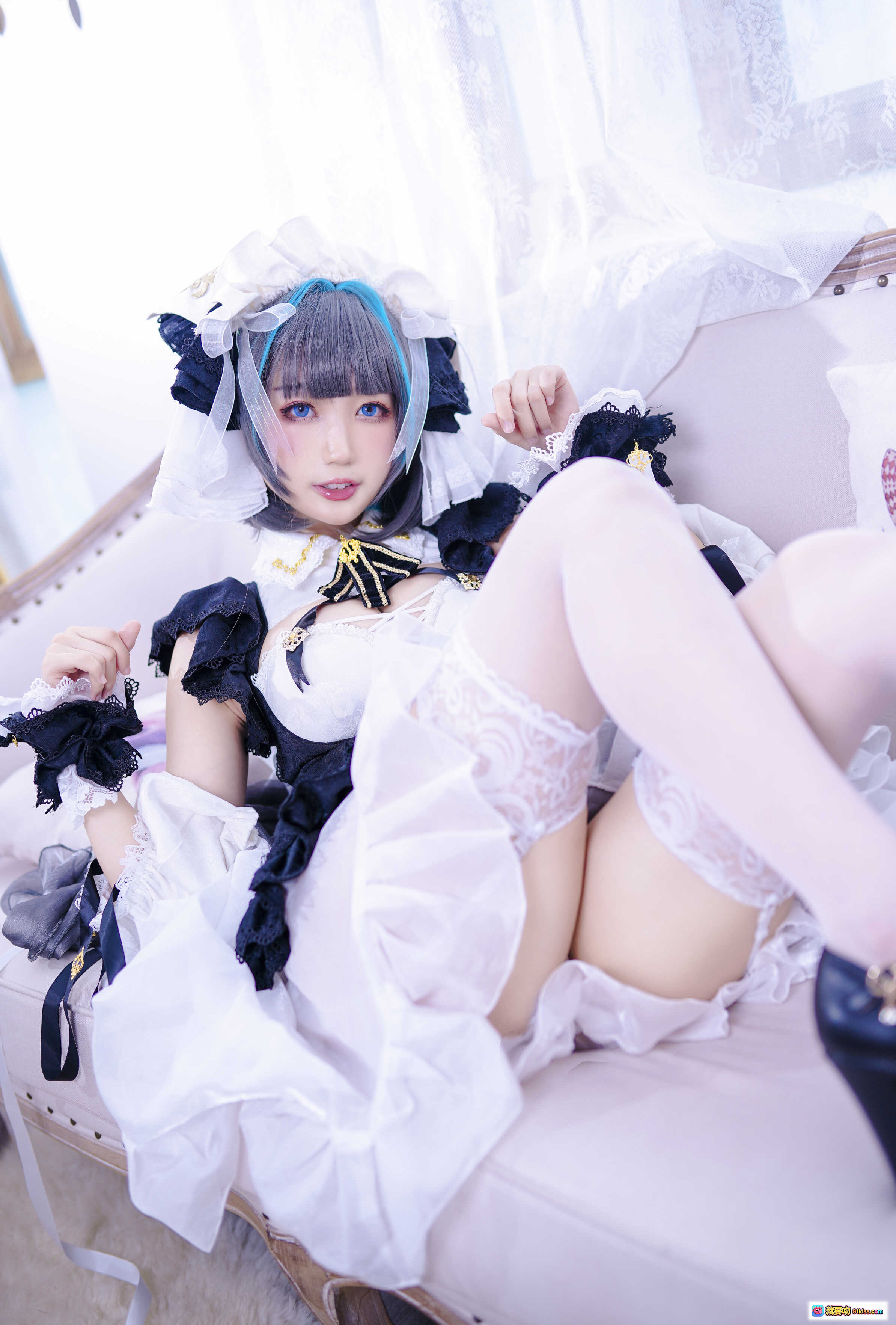 图片[8] - 周叽可爱兔兔NO.016柴郡猫猫cos写真｜黑白色洛丽塔女仆装｜蓝灰渐变发色｜蕾丝蝴蝶结装饰｜甜美少女风摄影集 - 就要吻