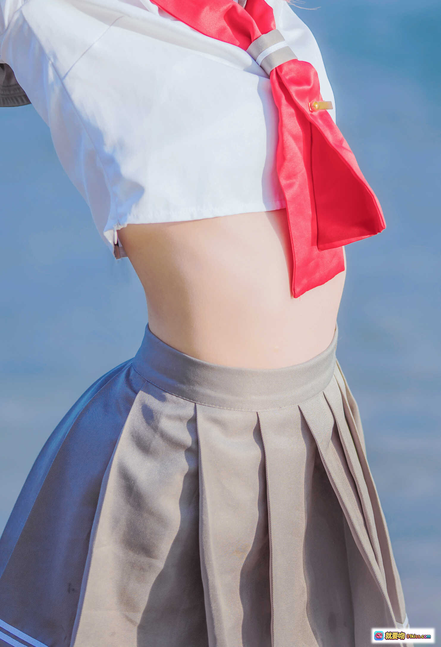 图片[2] - 桜桃喵068露比cosplay海滩写真 粉发双马尾水手服少女阳光沙滩清新自然风 - 就要吻