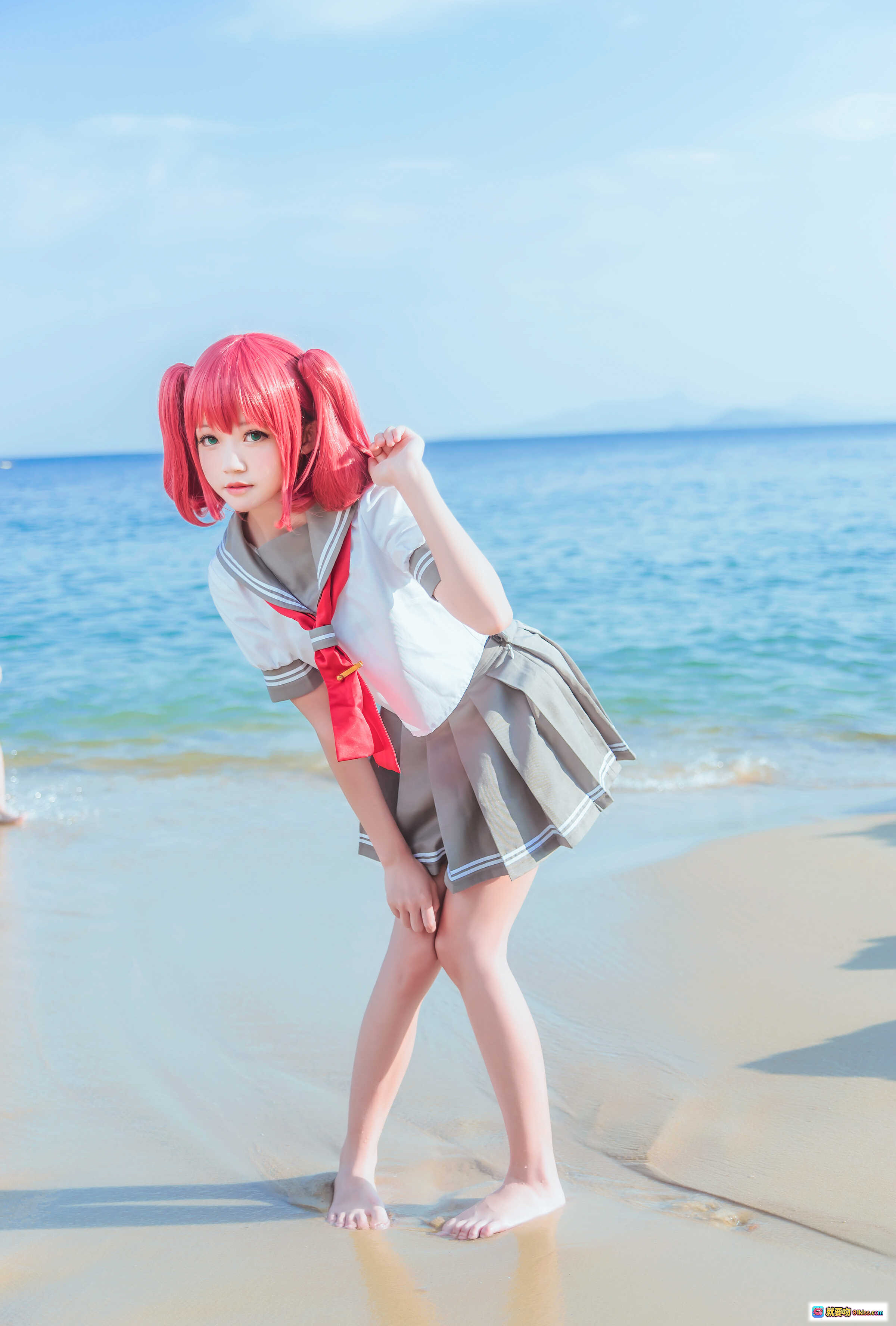 图片[4] - 桜桃喵068露比cosplay海滩写真 粉发双马尾水手服少女阳光沙滩清新自然风 - 就要吻