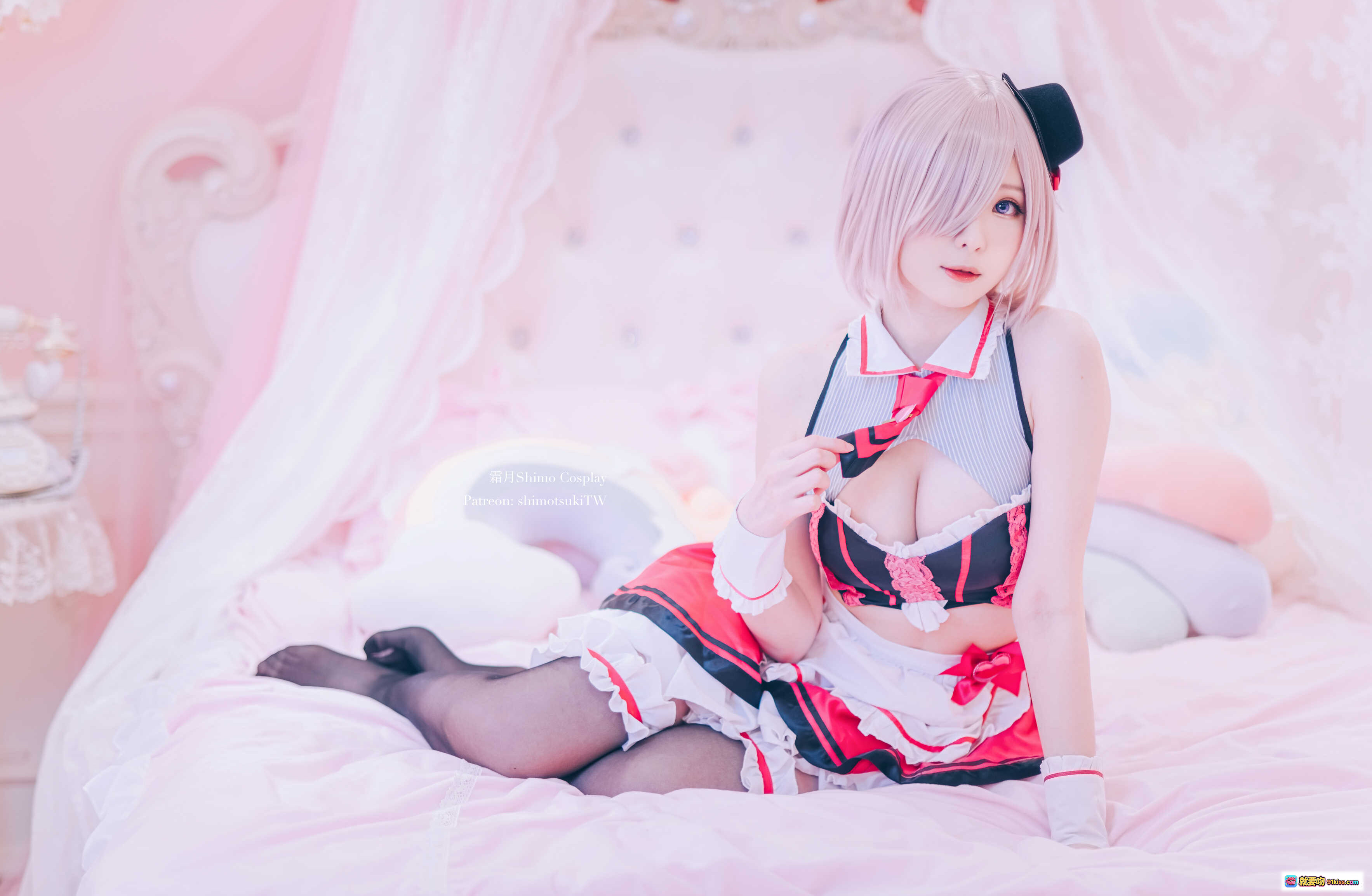 图片[4] - 霜月Shimo Cosplay甜心女仆装粉色下午茶场景写真 – 精致蛋糕甜点环绕 柔光梦幻氛围 15P高清图集 - 就要吻