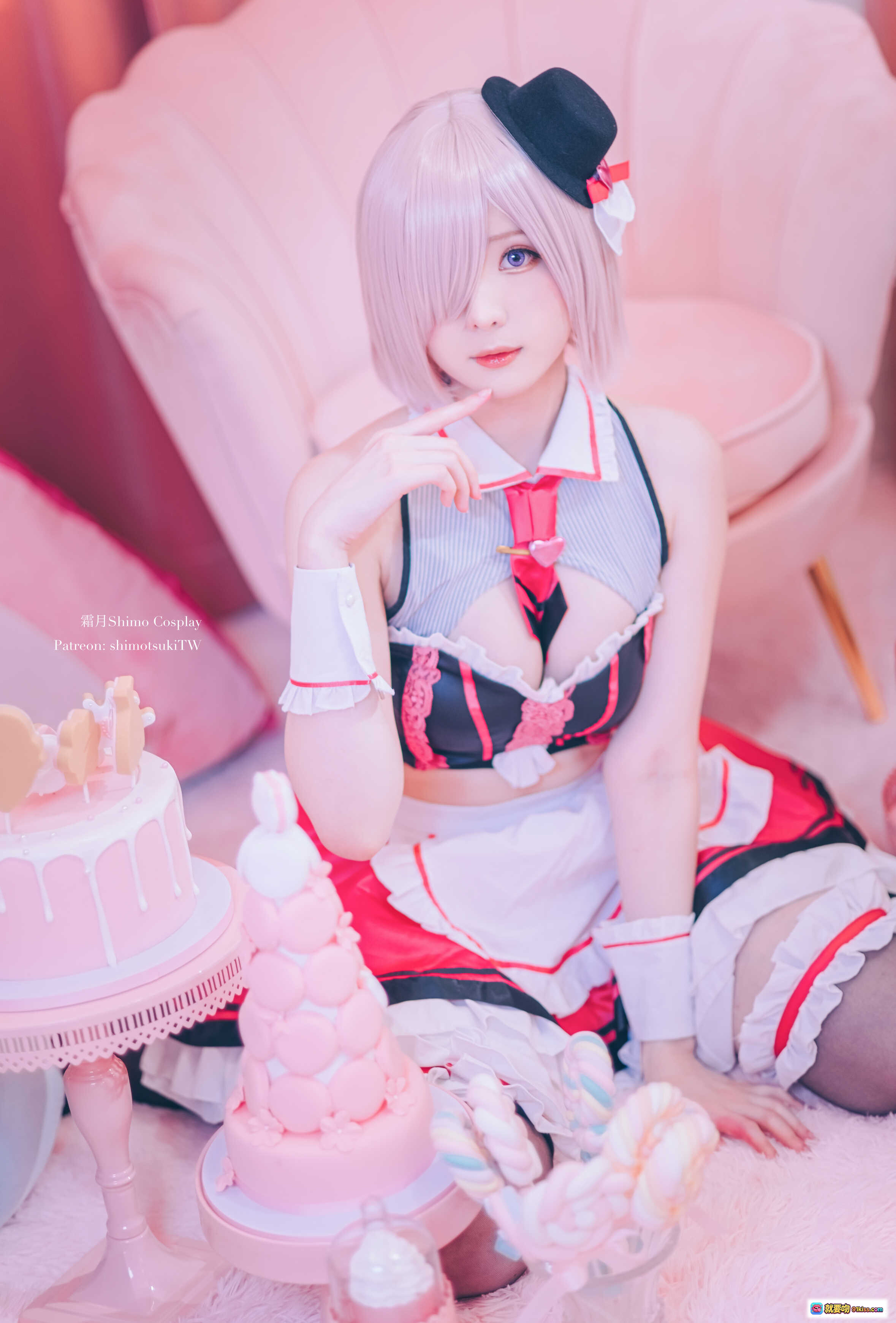 图片[7] - 霜月Shimo Cosplay甜心女仆装粉色下午茶场景写真 – 精致蛋糕甜点环绕 柔光梦幻氛围 15P高清图集 - 就要吻