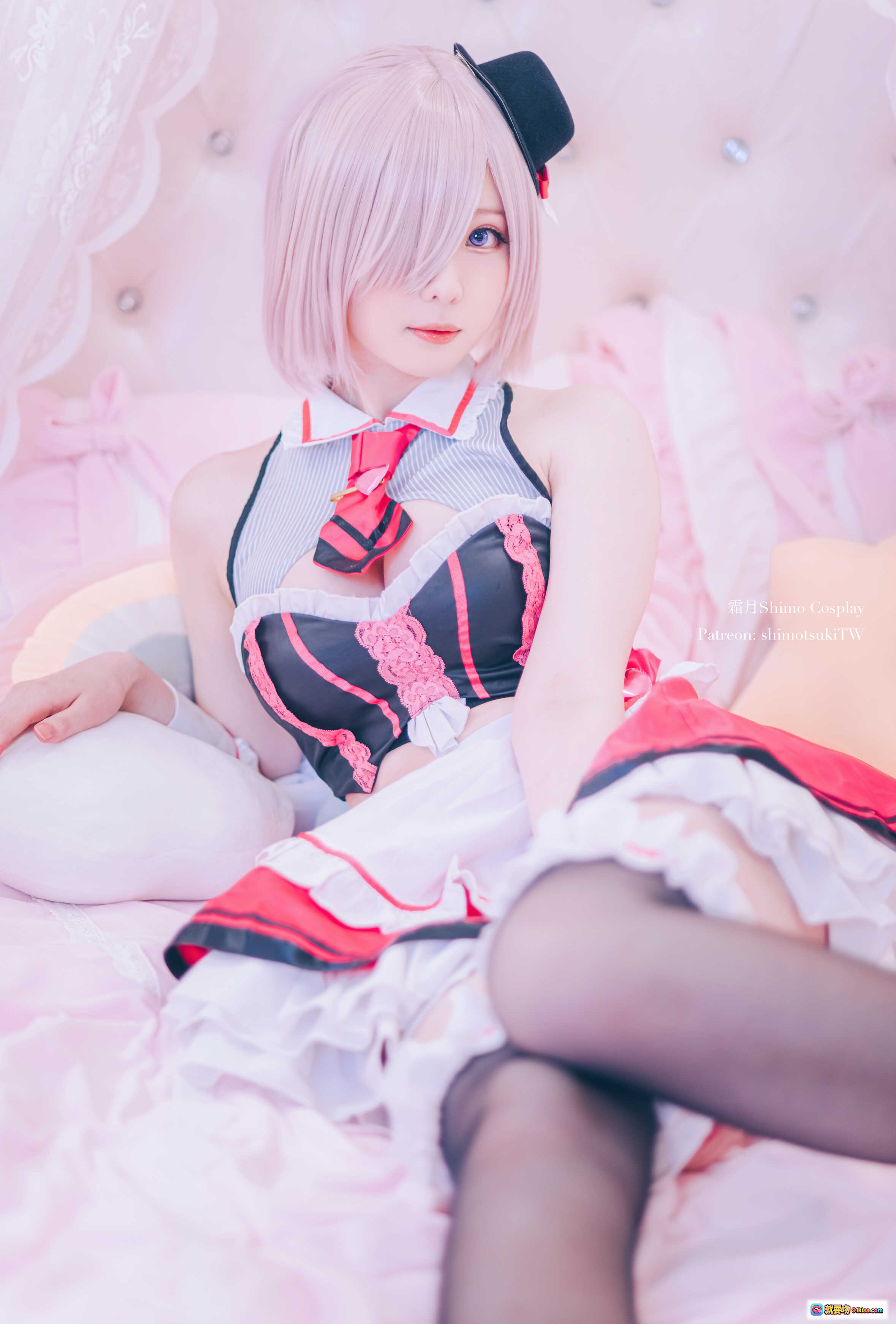 图片[5] - 霜月Shimo Cosplay甜心女仆装粉色下午茶场景写真 – 精致蛋糕甜点环绕 柔光梦幻氛围 15P高清图集 - 就要吻