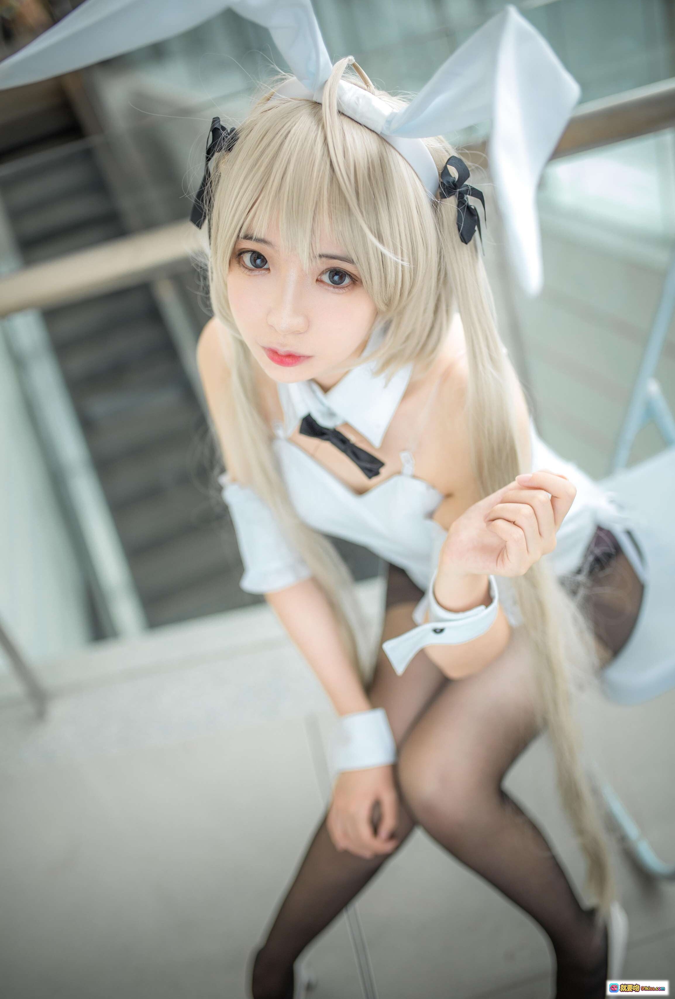 图片[9] - 疯猫ss NO.090 穹妹兔女郎cosplay 白色制服黑丝美腿 双马尾兔耳萌系写真 13P高清图集 - 就要吻