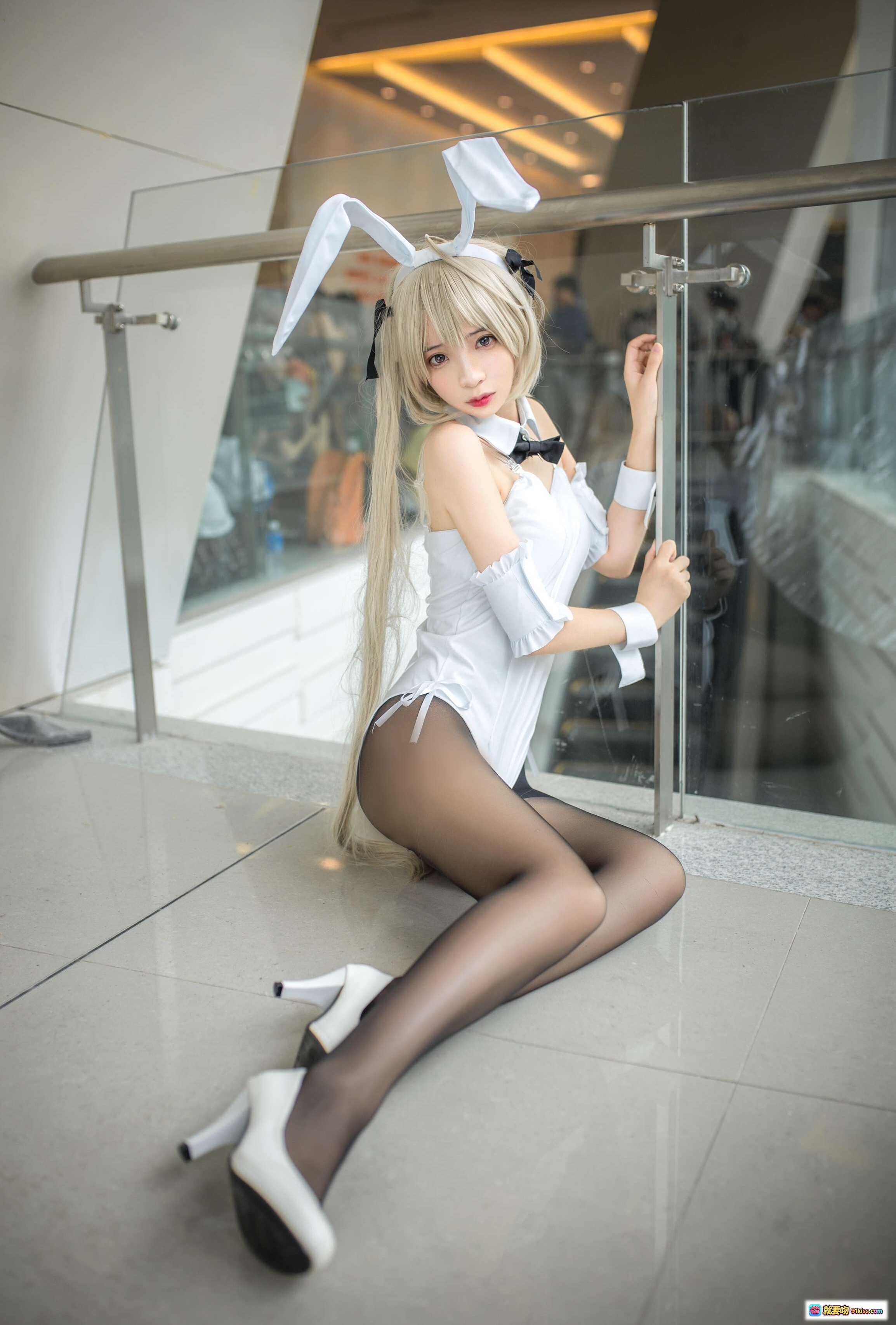 图片[4] - 疯猫ss NO.090 穹妹兔女郎cosplay 白色制服黑丝美腿 双马尾兔耳萌系写真 13P高清图集 - 就要吻