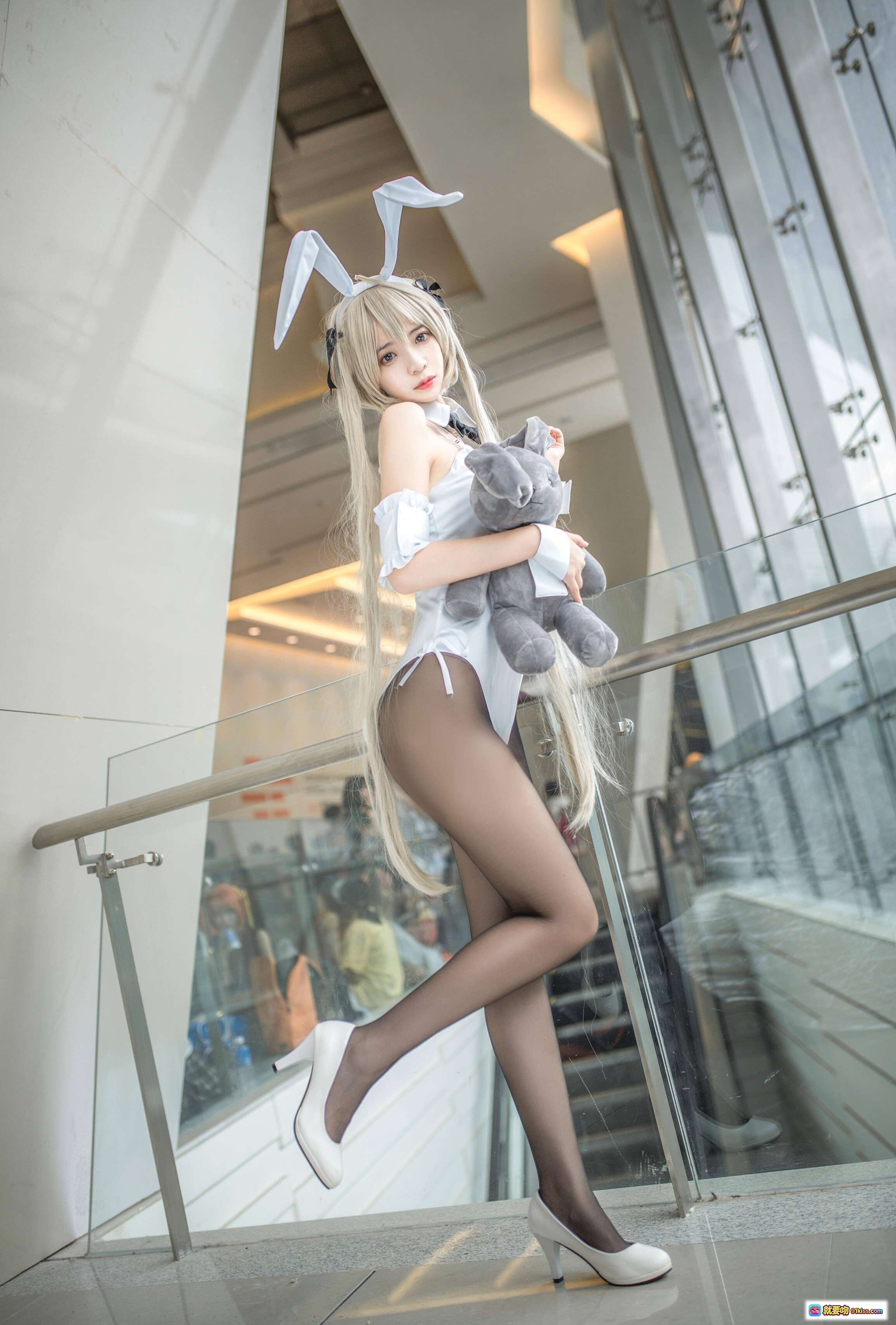 图片[2] - 疯猫ss NO.090 穹妹兔女郎cosplay 白色制服黑丝美腿 双马尾兔耳萌系写真 13P高清图集 - 就要吻