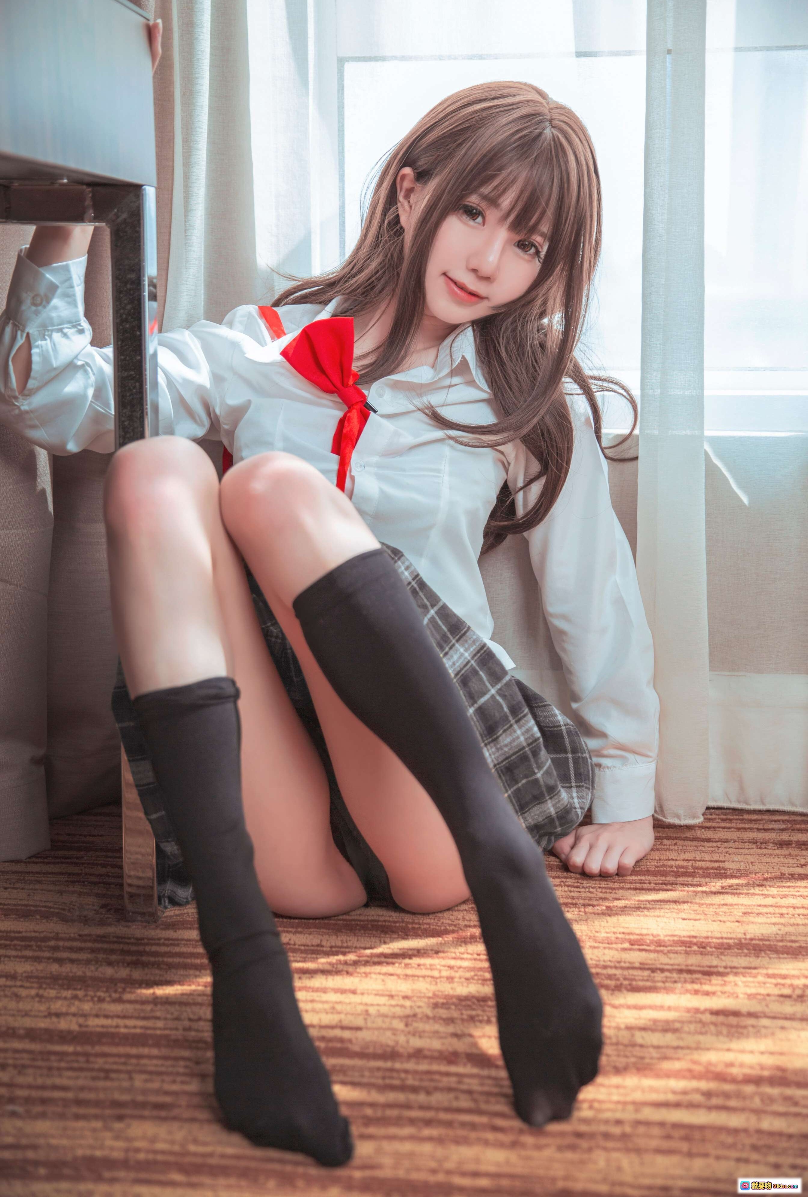 图片[3] - Sally Dorasnow NO.009 Sayu 黑色蕾丝内衣 白衬衫红蝴蝶结 格子裙性感写真 61P高清图集 - 就要吻