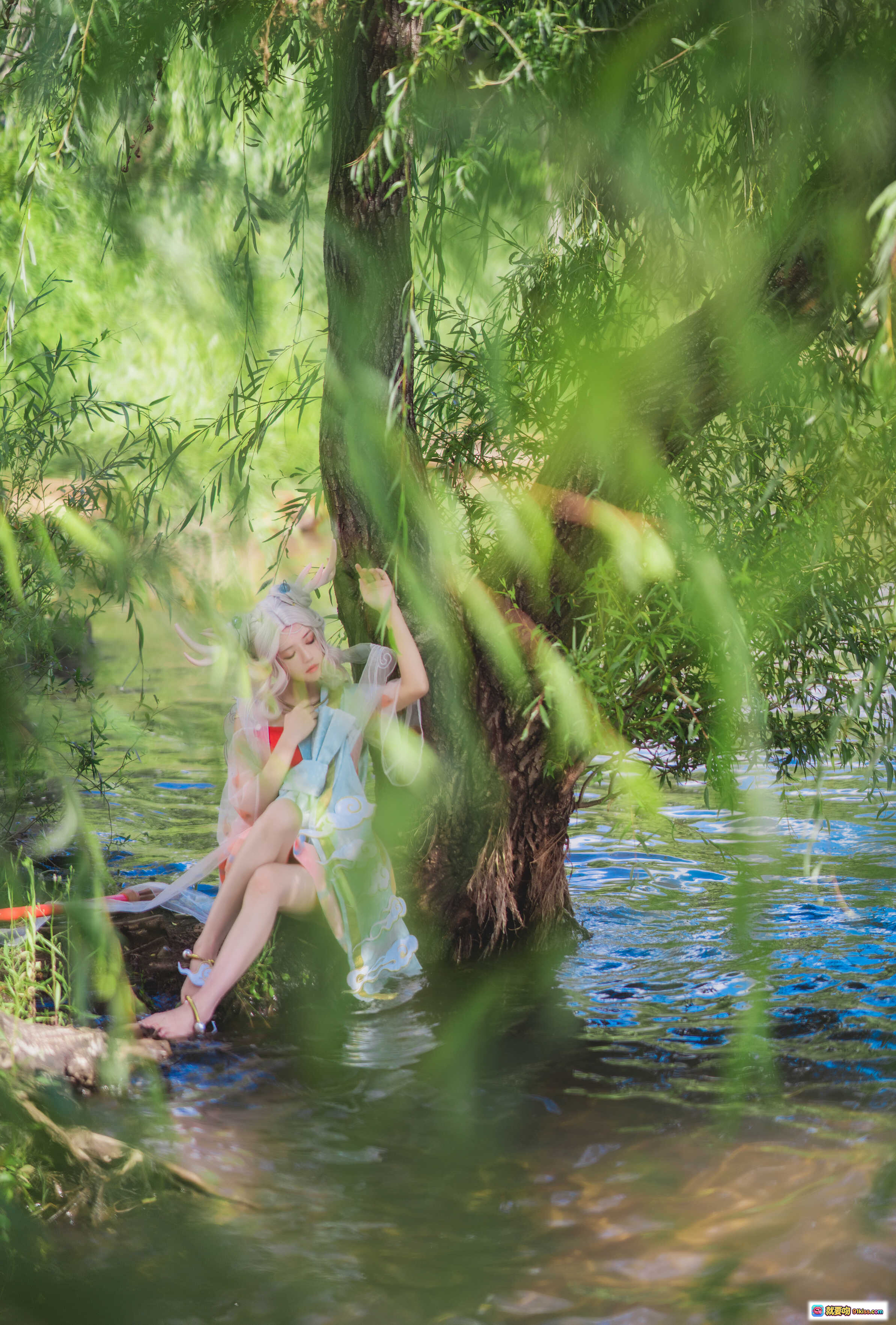 图片[4] - 桜桃喵古风汉服写真·水边轻触涟漪·仙气飘逸裙摆·小鹿主题37P高清图集 - 就要吻