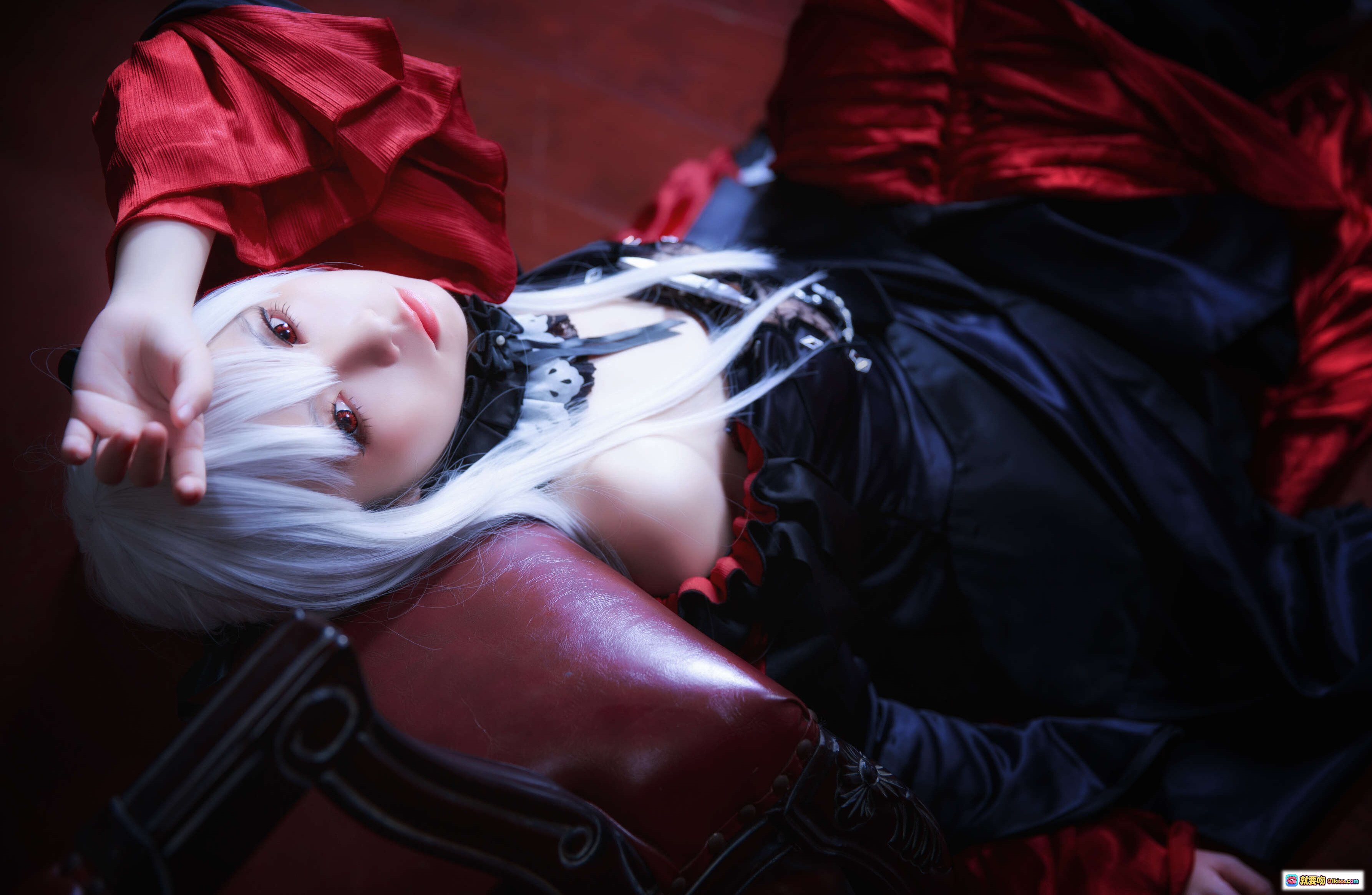 图片[5] - G44不会受伤 NO.019 雾枝长裙Cosplay 白发黑丝红裙哥特风写真 13P高清图集 - 就要吻