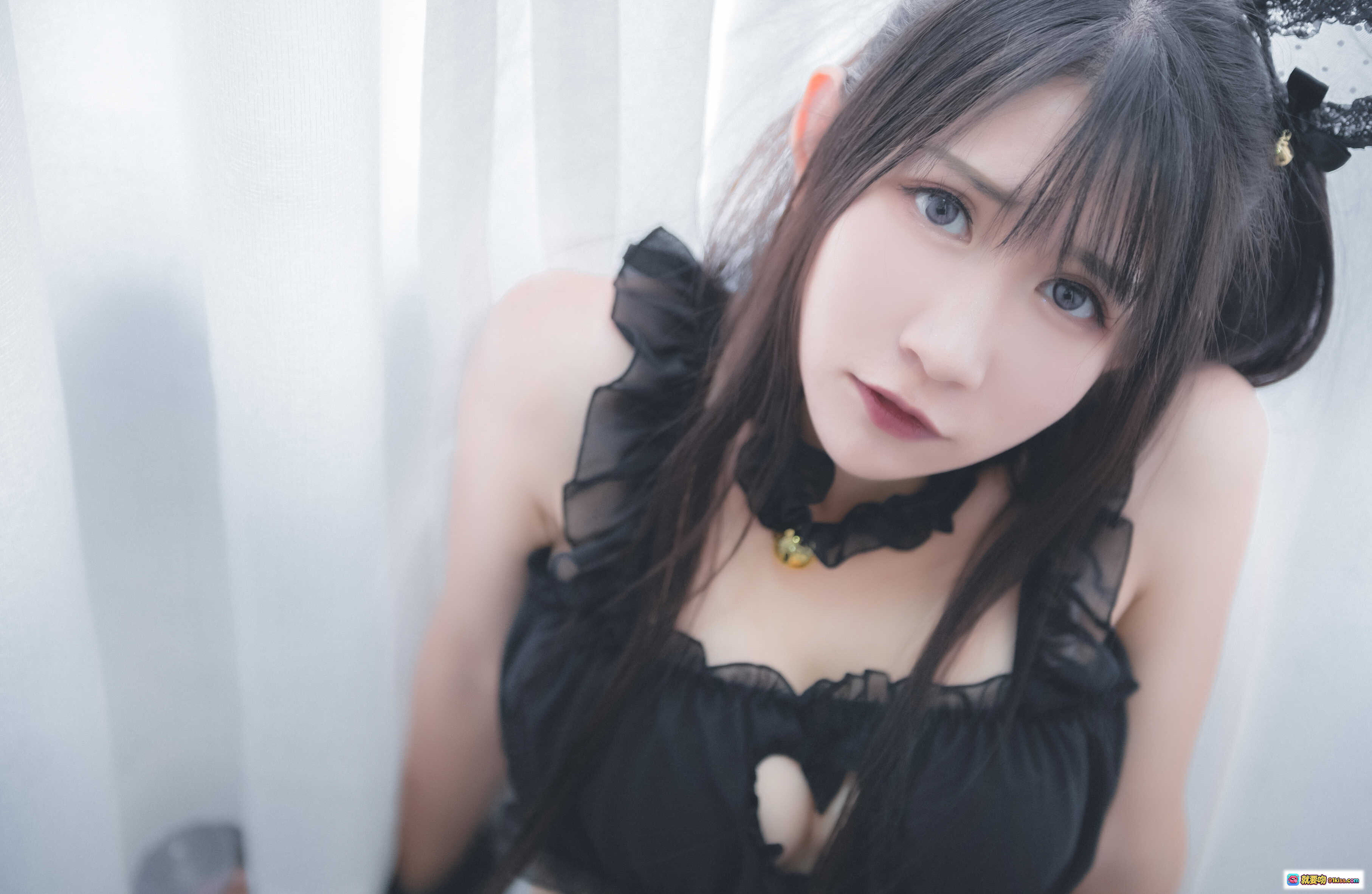 图片[6] - 阮邑_Fairy NO.001 猫咪主题黑蕾丝写真 40P高清美图 甜美少女风 蕾丝吊带内衣 蝴蝶结发饰 窗边柔光拍摄 优雅性感姿态 - 就要吻