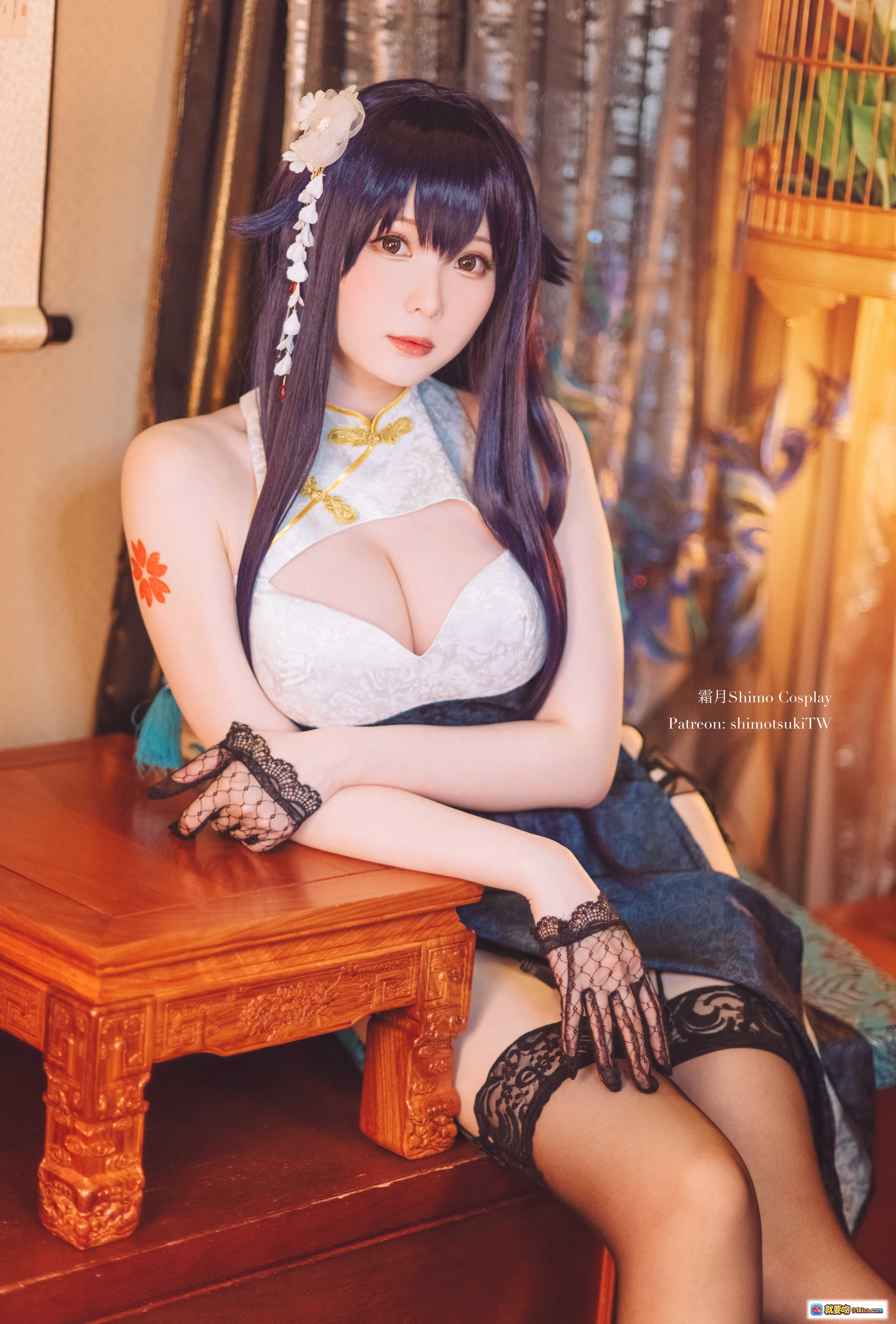 图片[3] - 霜月Shimo Cosplay碧蓝航线吾妻旗袍写真 | 12P高清美图 | 旗袍诱惑 | 黑发长发 | 蕾丝手套 | 性感蕾丝内衣 | 古风卧室场景 - 就要吻